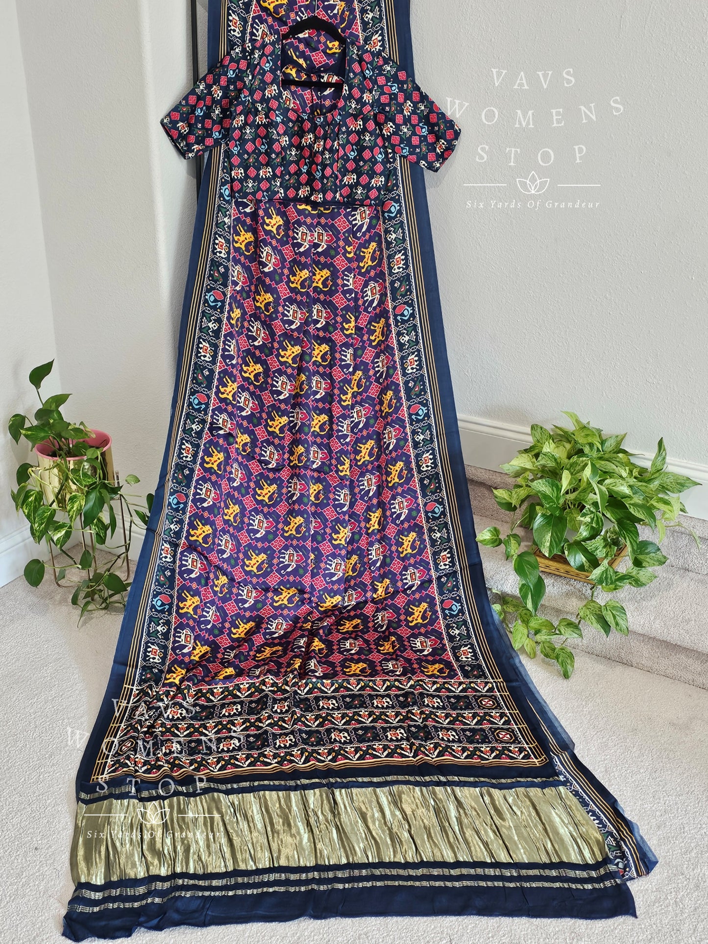Pure Gaji Silk Patola Prints Saree - Blouse