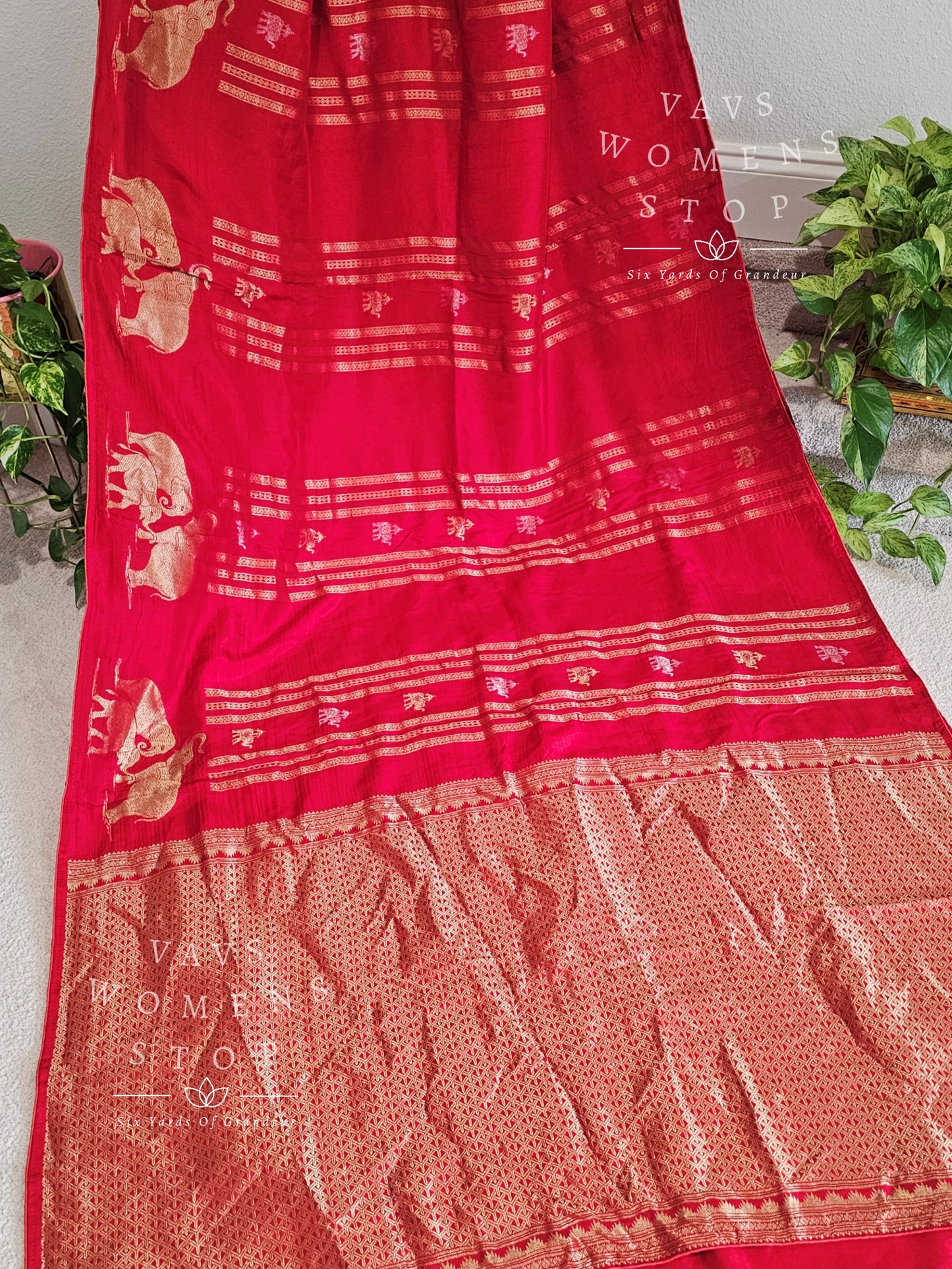 Borderless Munga Benarasi Saree - Designer Gota Patti Full Sleeves Blouse