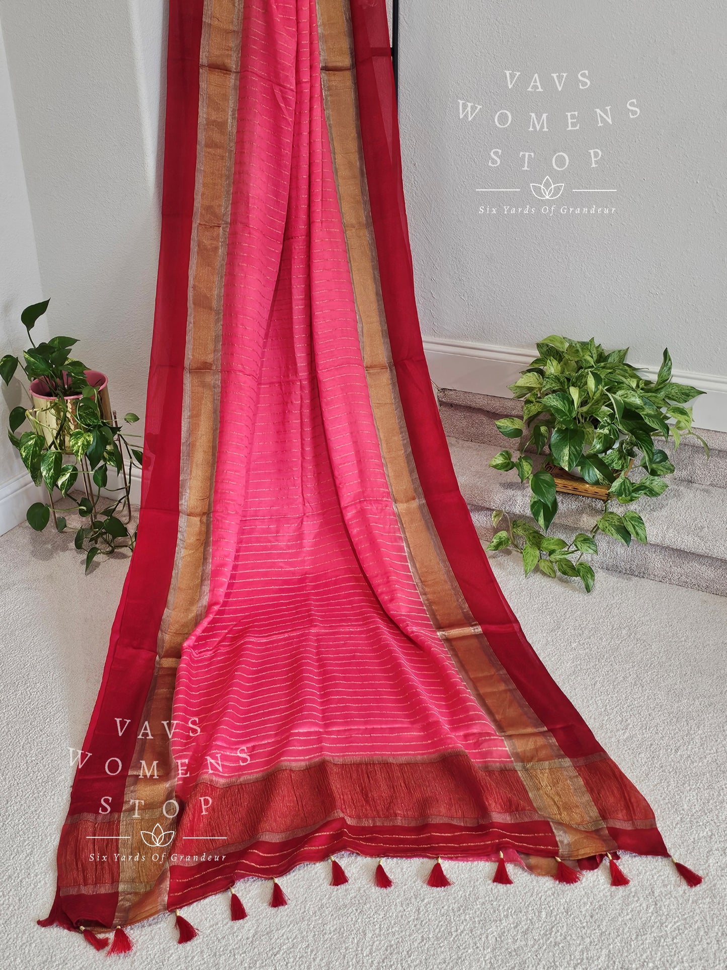 Pure Wrinkle Crepe Silk Saree - Benarasi Blouse