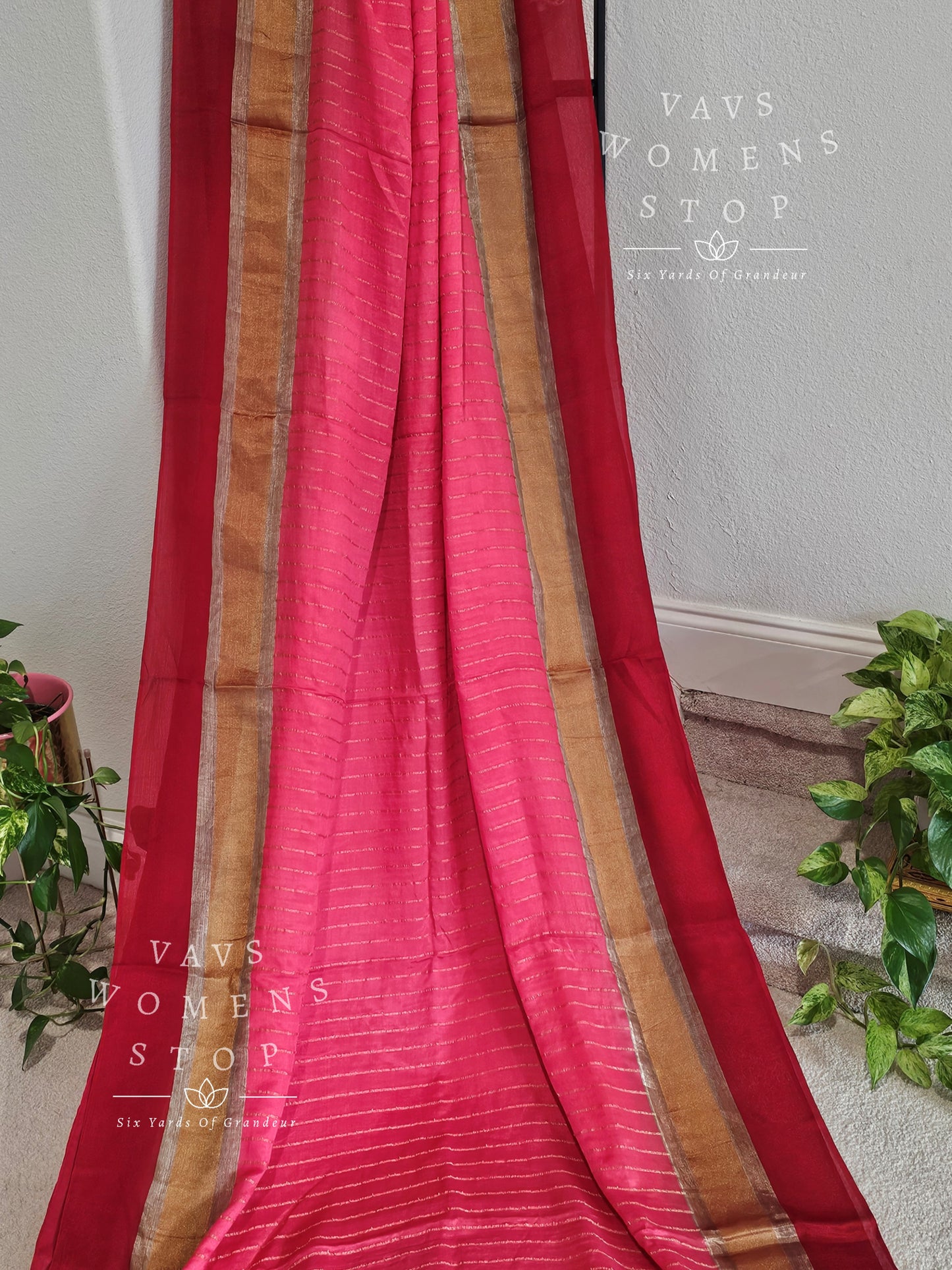 Pure Wrinkle Crepe Silk Saree - Benarasi Blouse