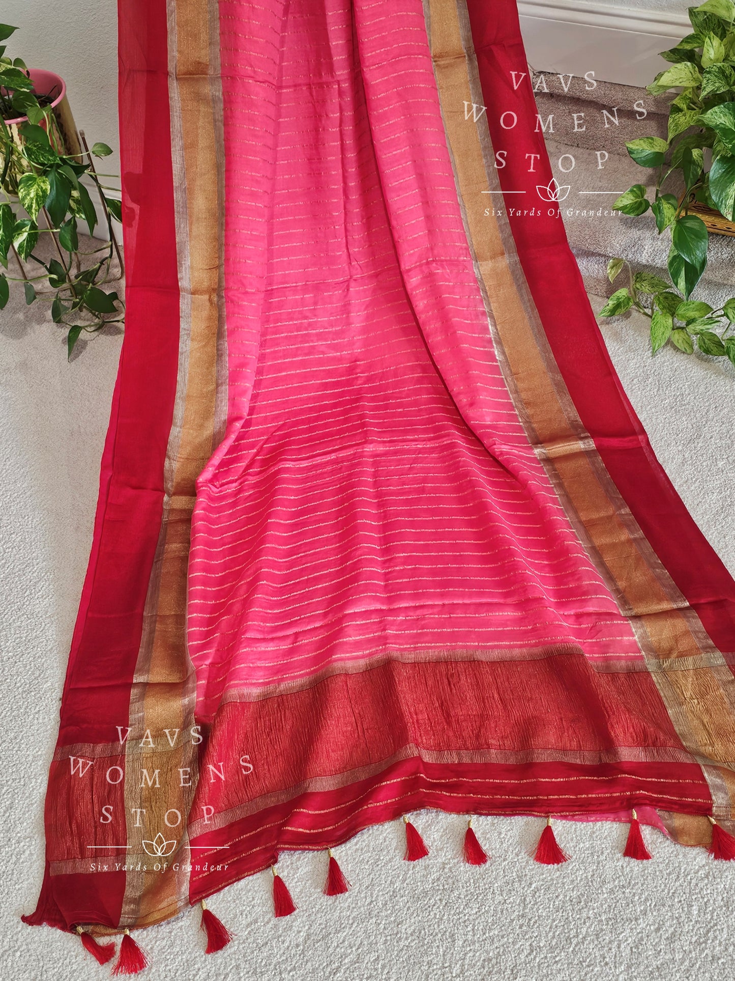 Pure Wrinkle Crepe Silk Saree - Benarasi Blouse