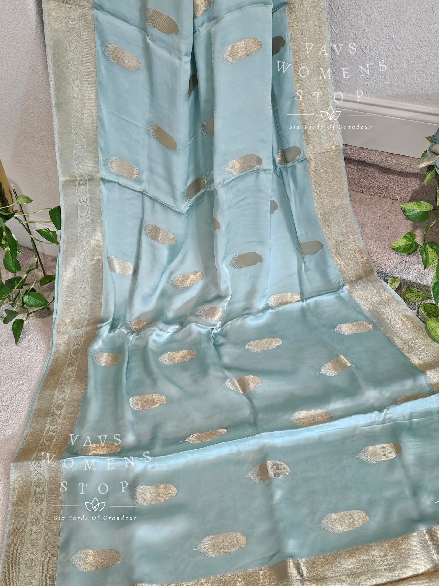 Mashru Satin Benarasi Silk Saree - Blouse