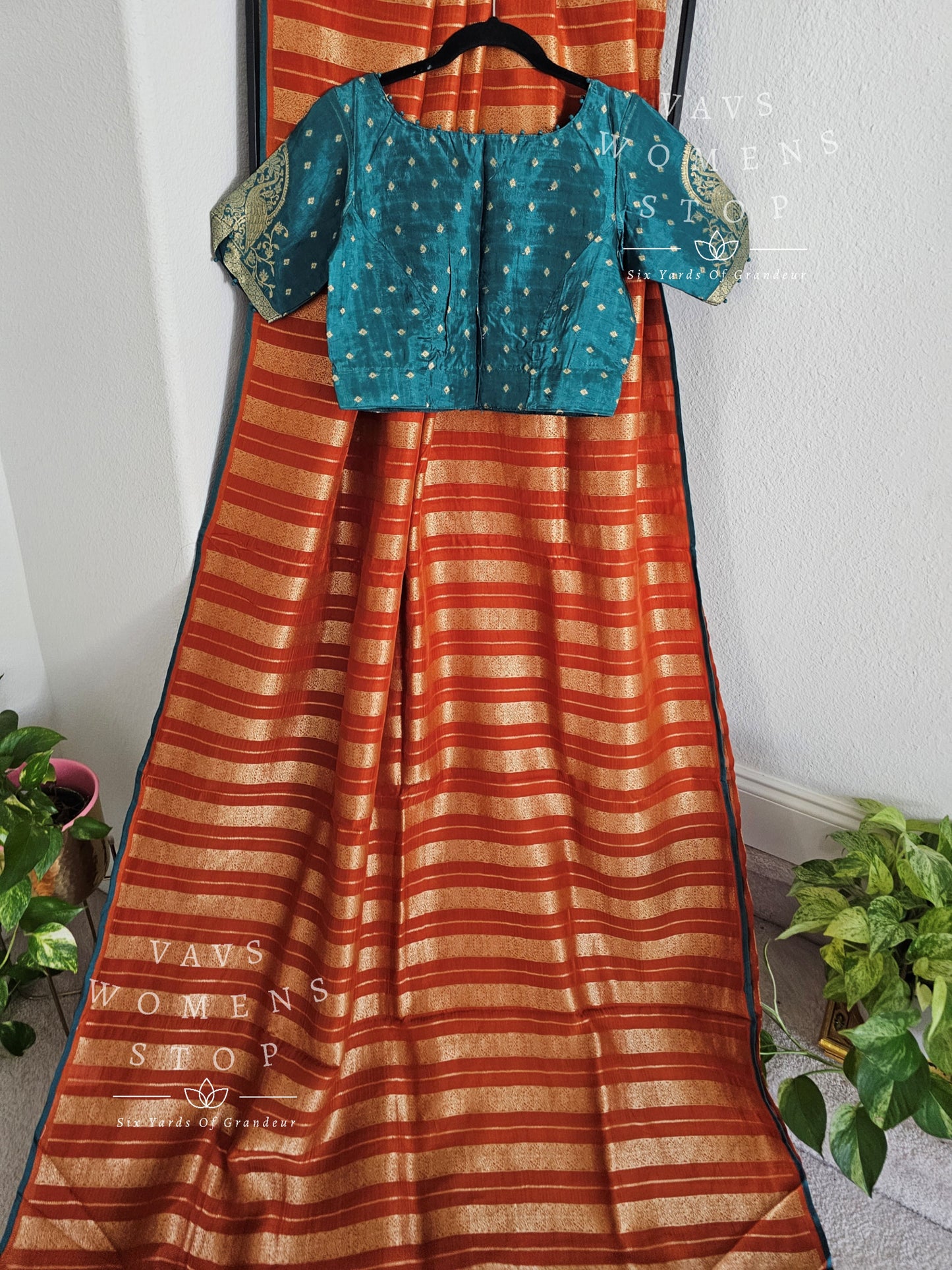 Soft Munga Khadi Organza Silk Saree - Blouse