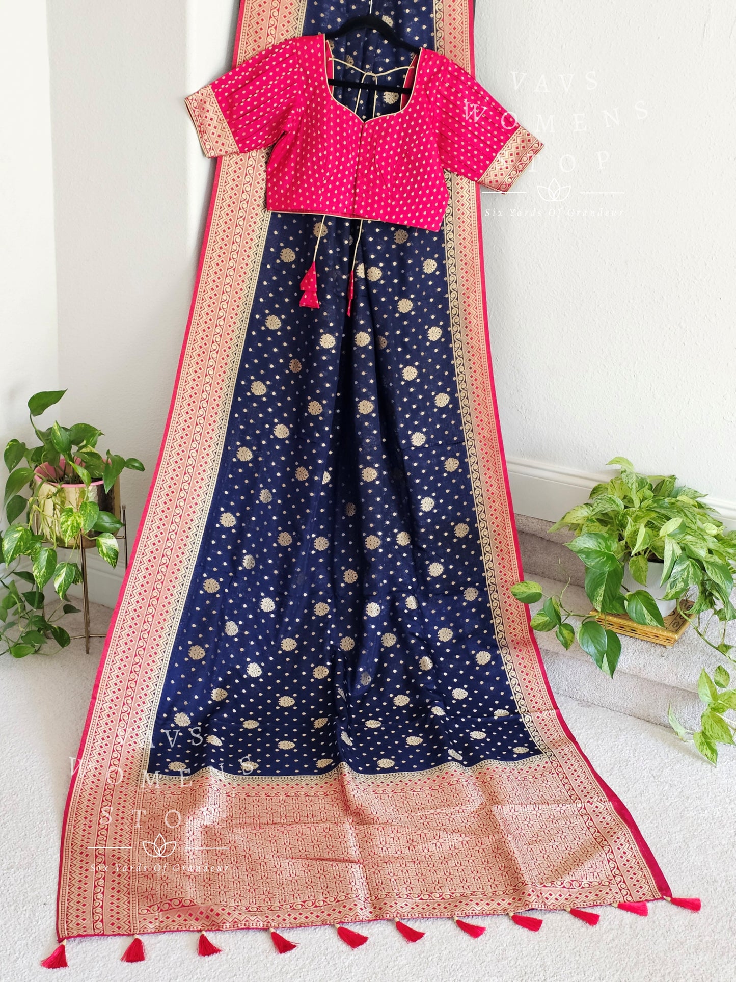 Classy Semi Benarasi Warm Fancy Silk Saree - Blouse