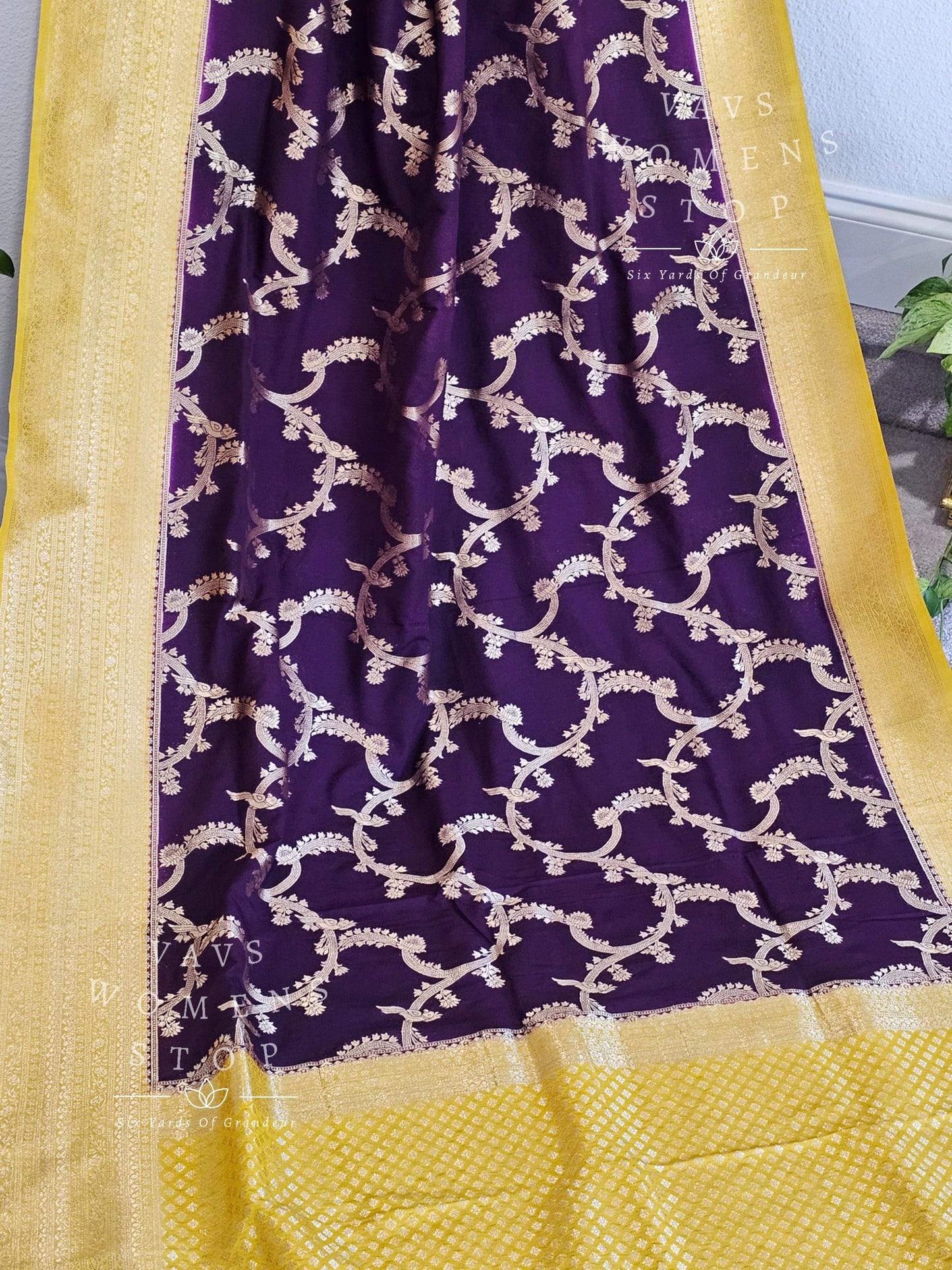 Viscose Benarasi Crepe Silk Saree - Full Sleeves Benarasi Blouse