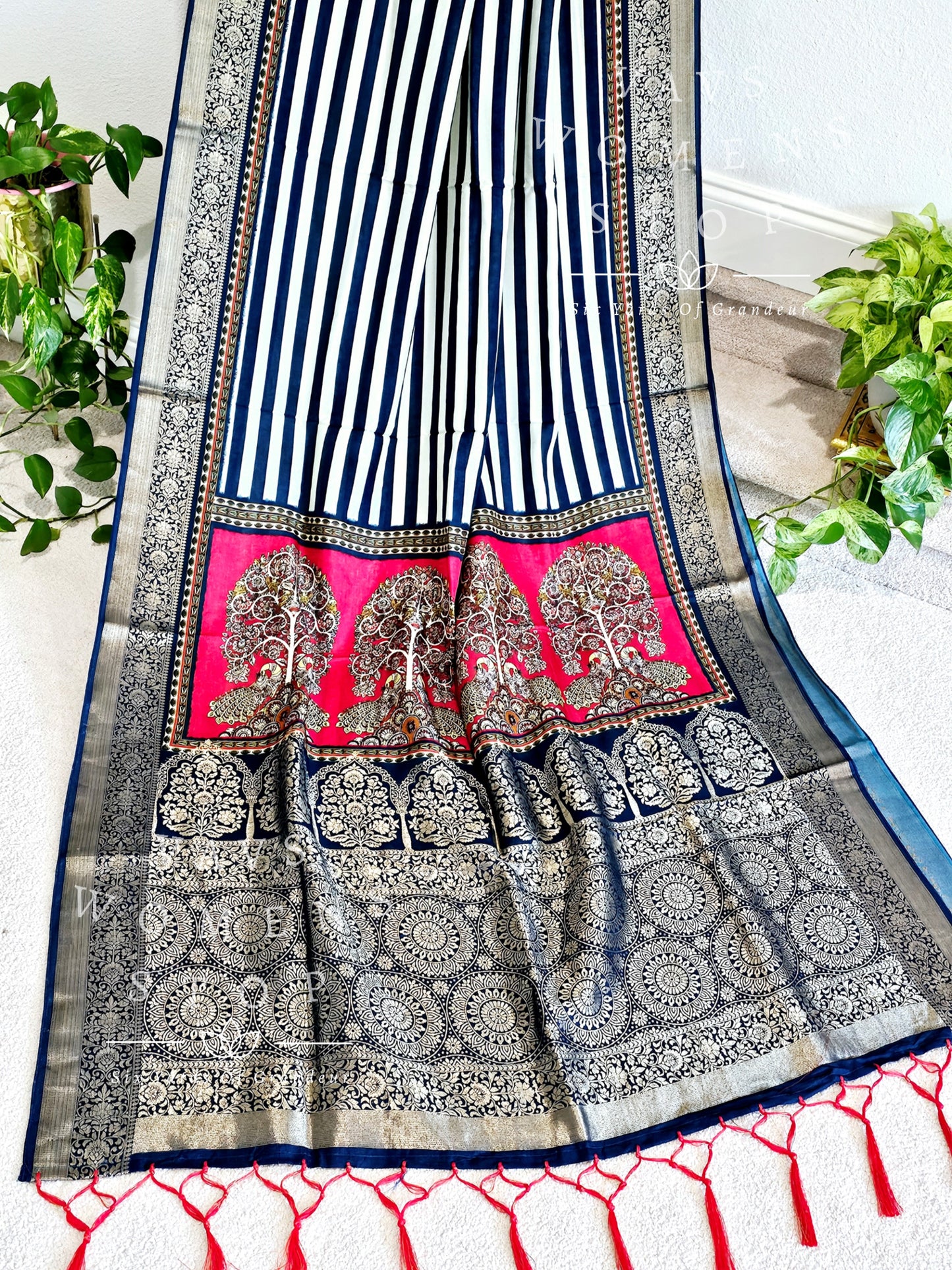 Munga Crepe Silk Kalamkari Digital Print Saree - Blouse