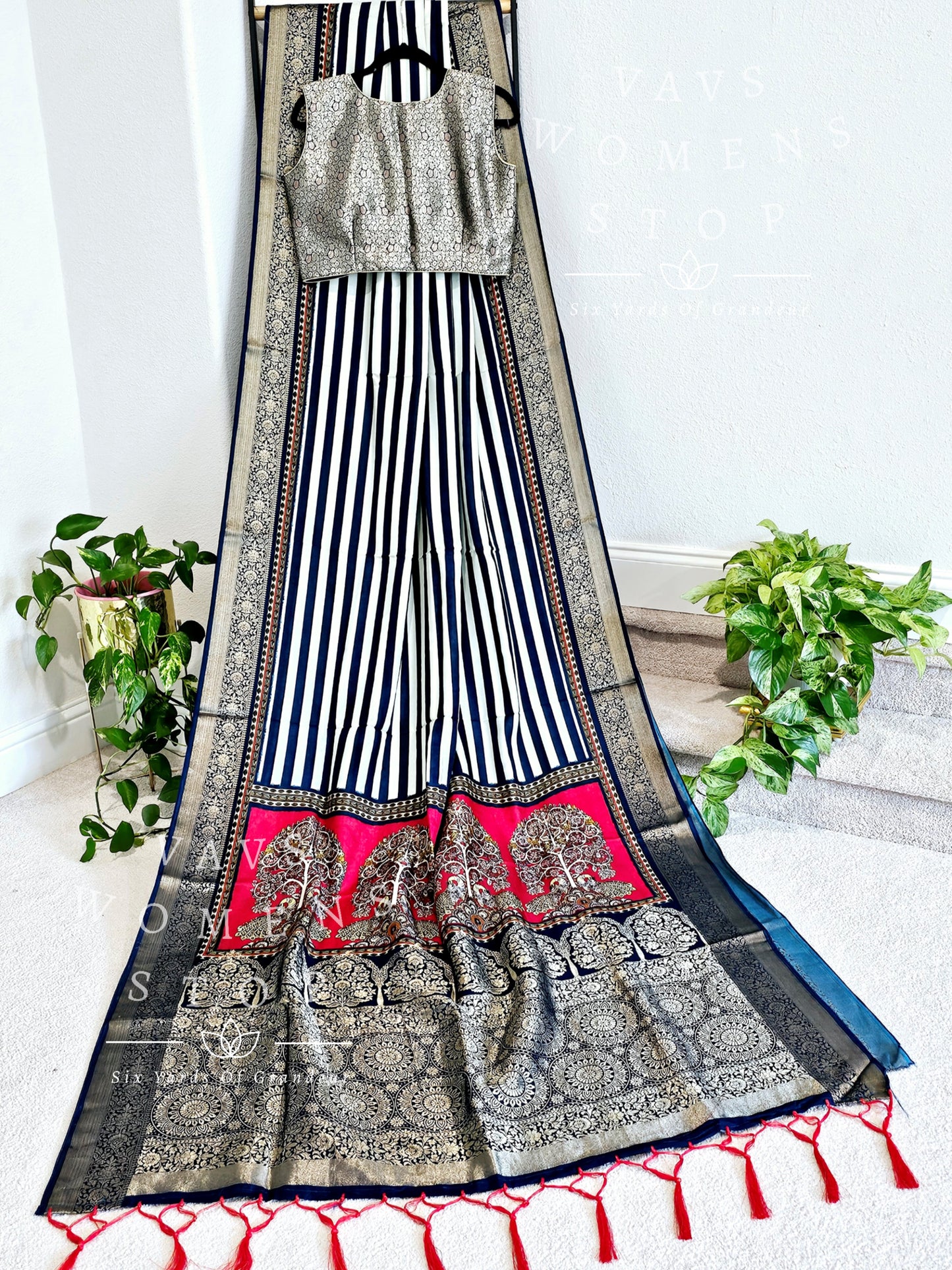 Munga Crepe Silk Kalamkari Digital Print Saree - Blouse