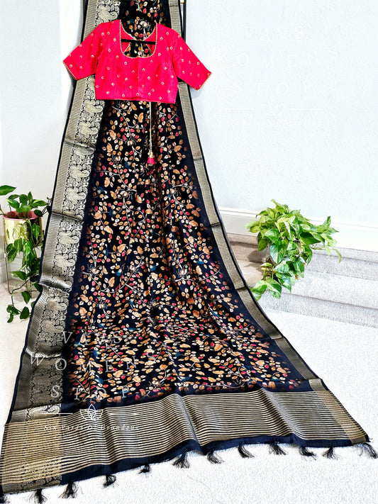 Black Shade Pure Munga Benarasi Crepe Silk Saree - Red Chinon Silk Blouse