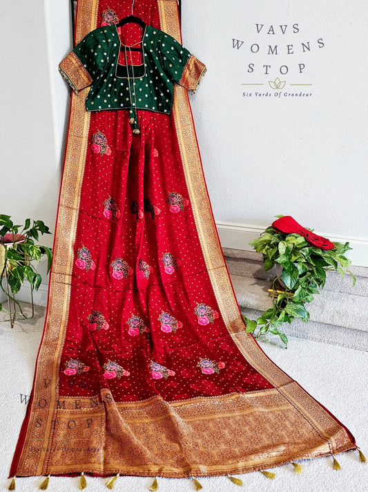 Munga Satin Benarasi Silk Saree - Blouse