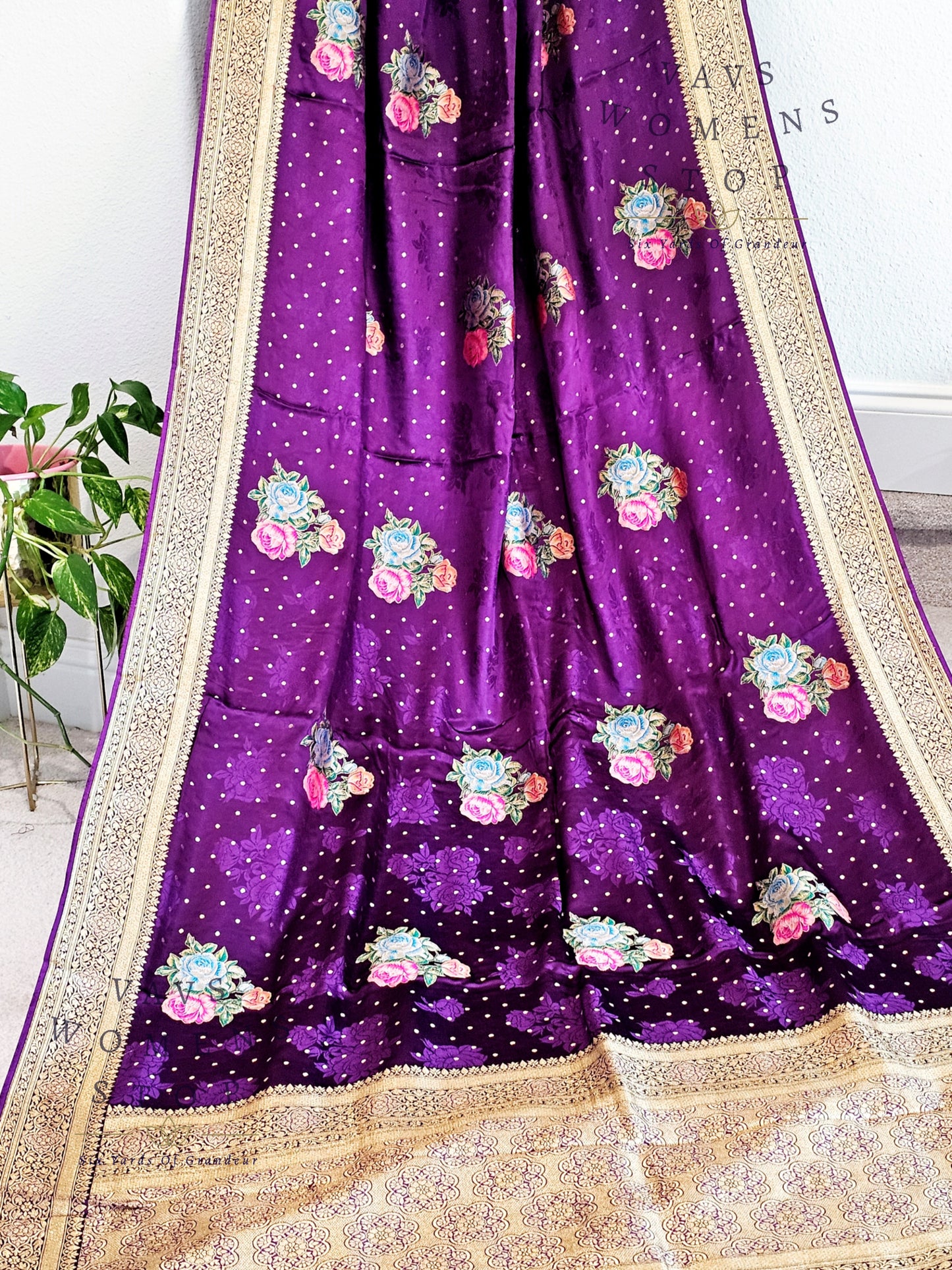 Munga Satin Benarasi Silk Saree - Blouse