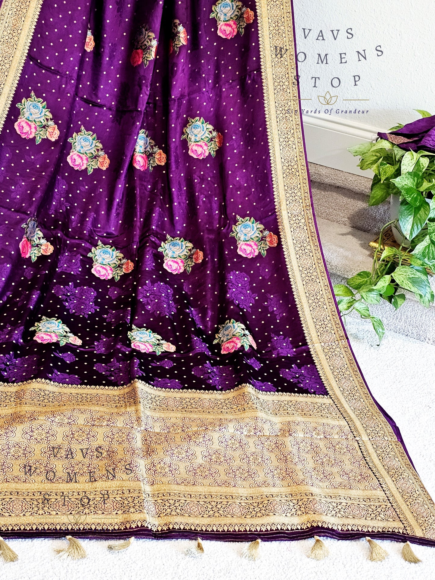 Munga Satin Benarasi Silk Saree - Blouse