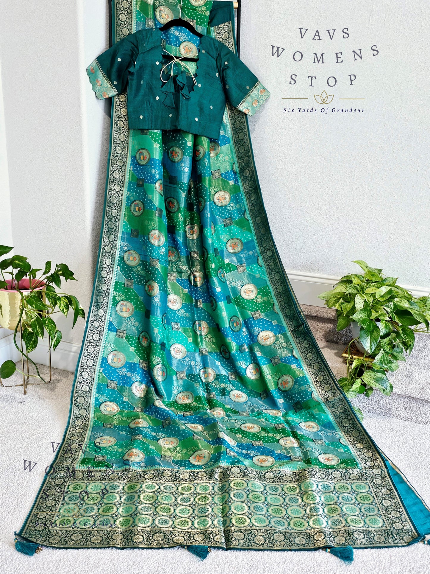 Munga Benarasi Crepesilk  Saree - Blouse