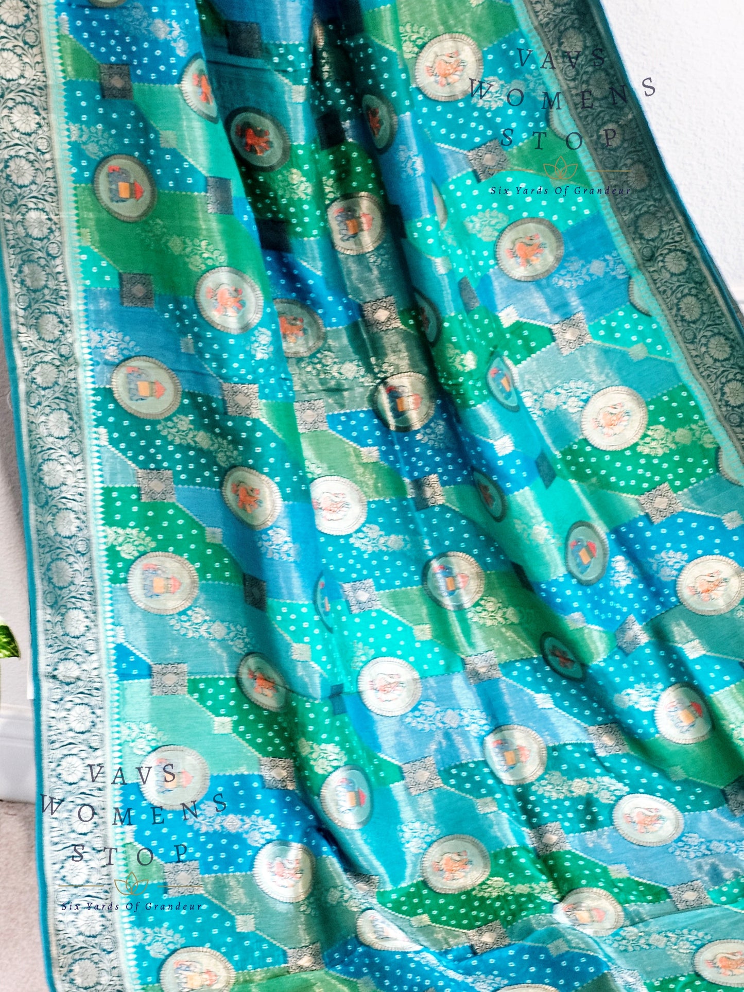 Munga Benarasi Crepesilk  Saree - Blouse
