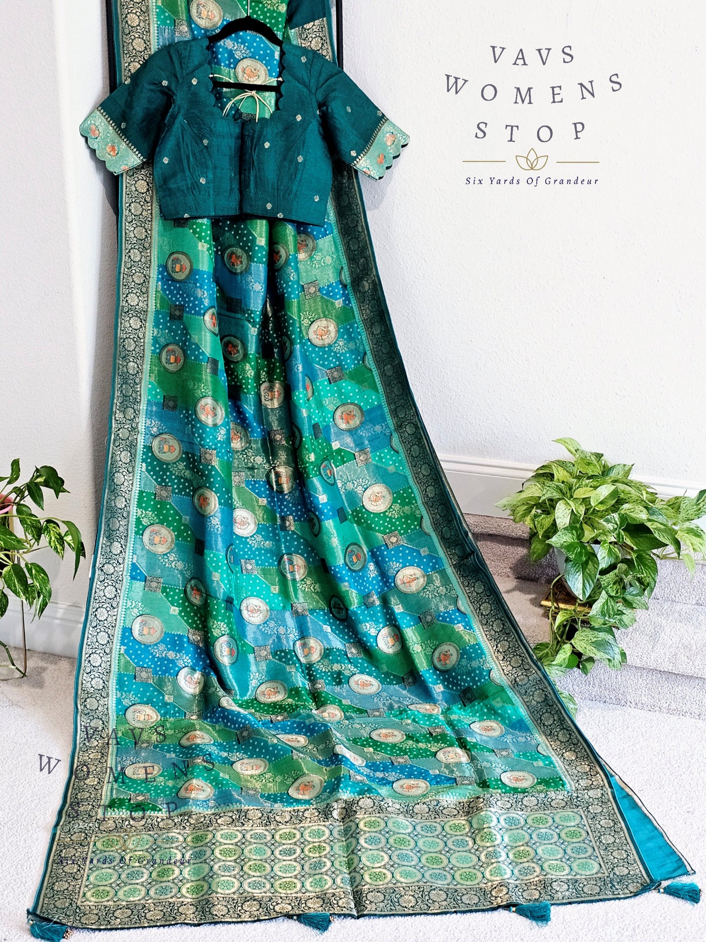 Munga Benarasi Crepesilk  Saree - Blouse