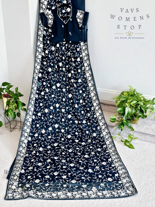 Viscose Crepe Georgette Parsi Gara Machine Embroidery Saree - Blouse