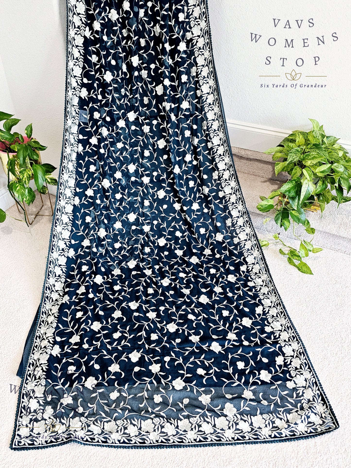 Viscose Crepe Georgette Parsi Gara Machine Embroidery Saree - Blouse