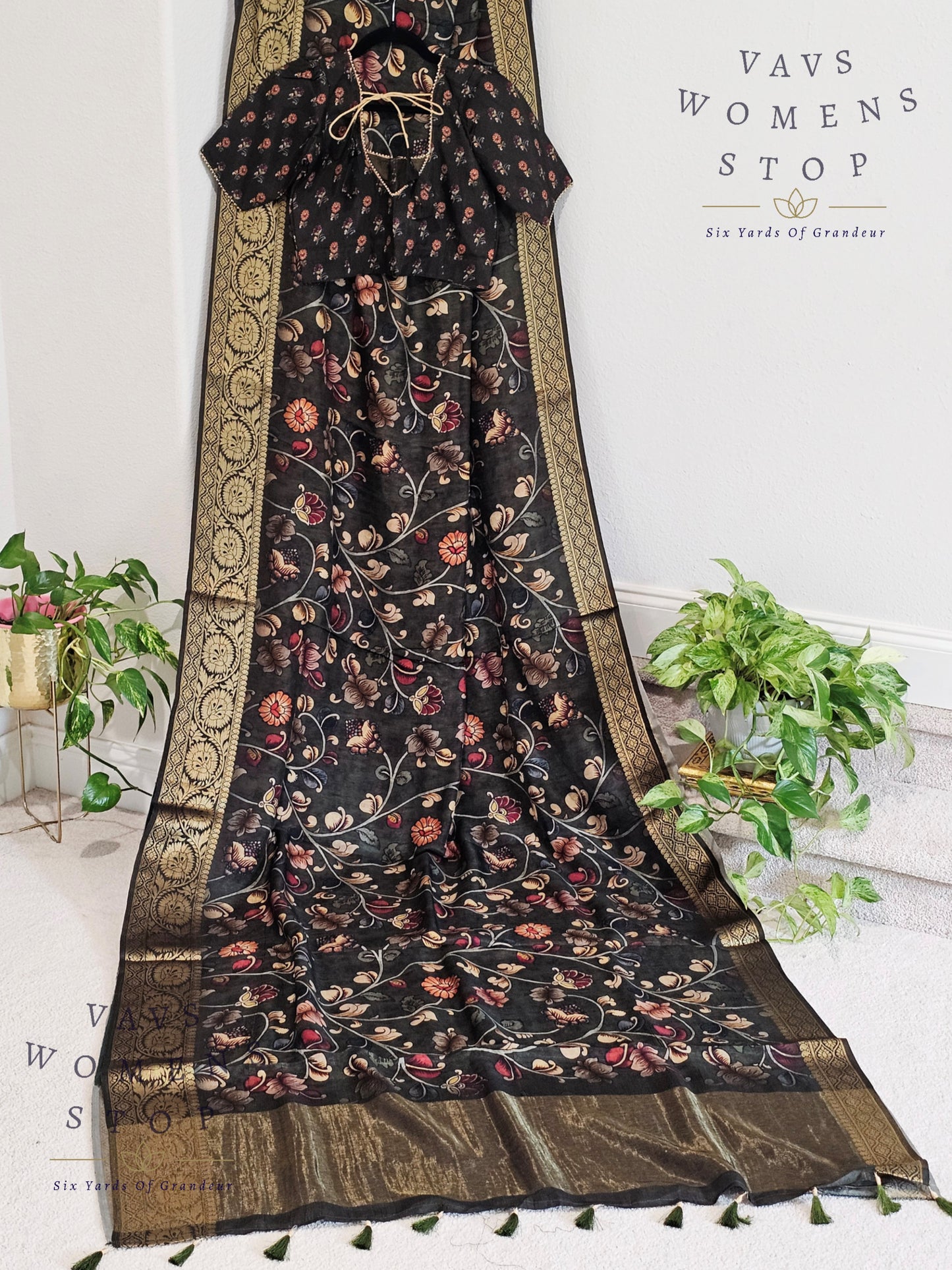 Munga Crepe Silk Kalamkari Digital Print Saree - Blouse