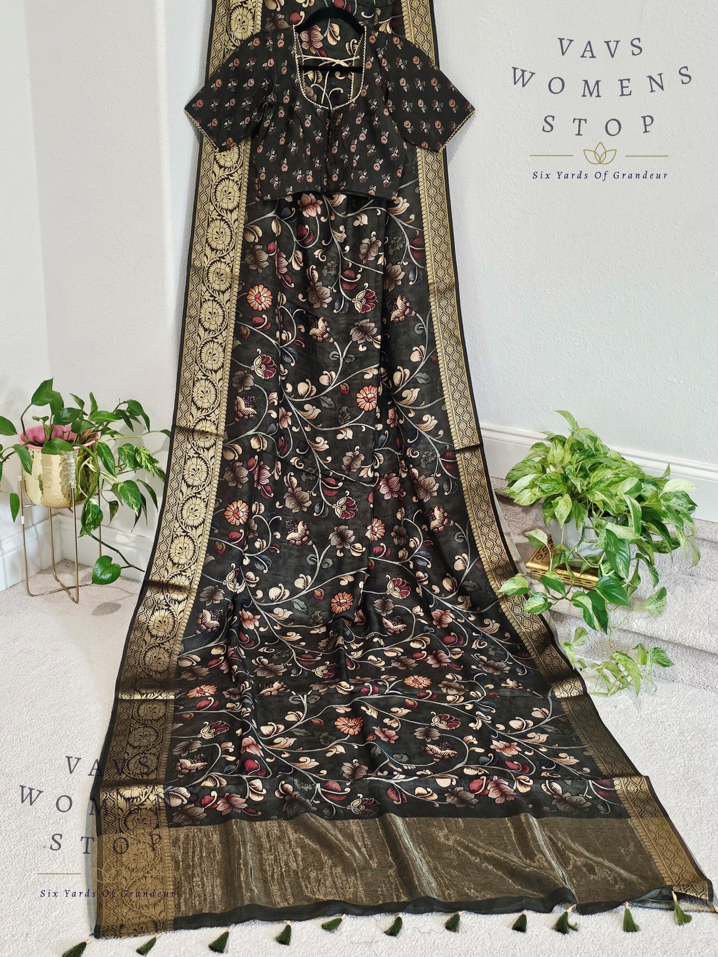 Munga Crepe Silk Kalamkari Digital Print Saree - Blouse