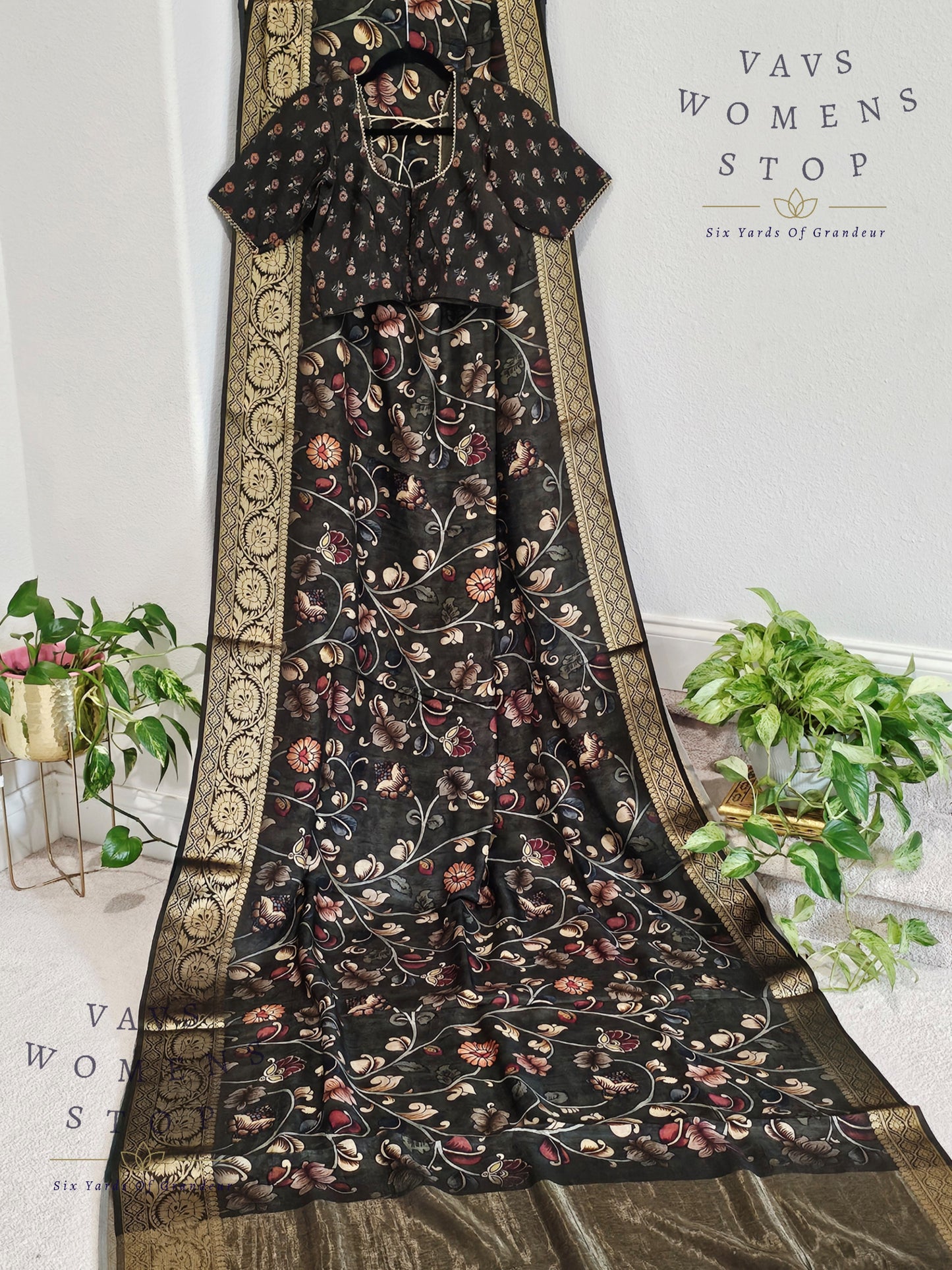 Munga Crepe Silk Kalamkari Digital Print Saree - Blouse