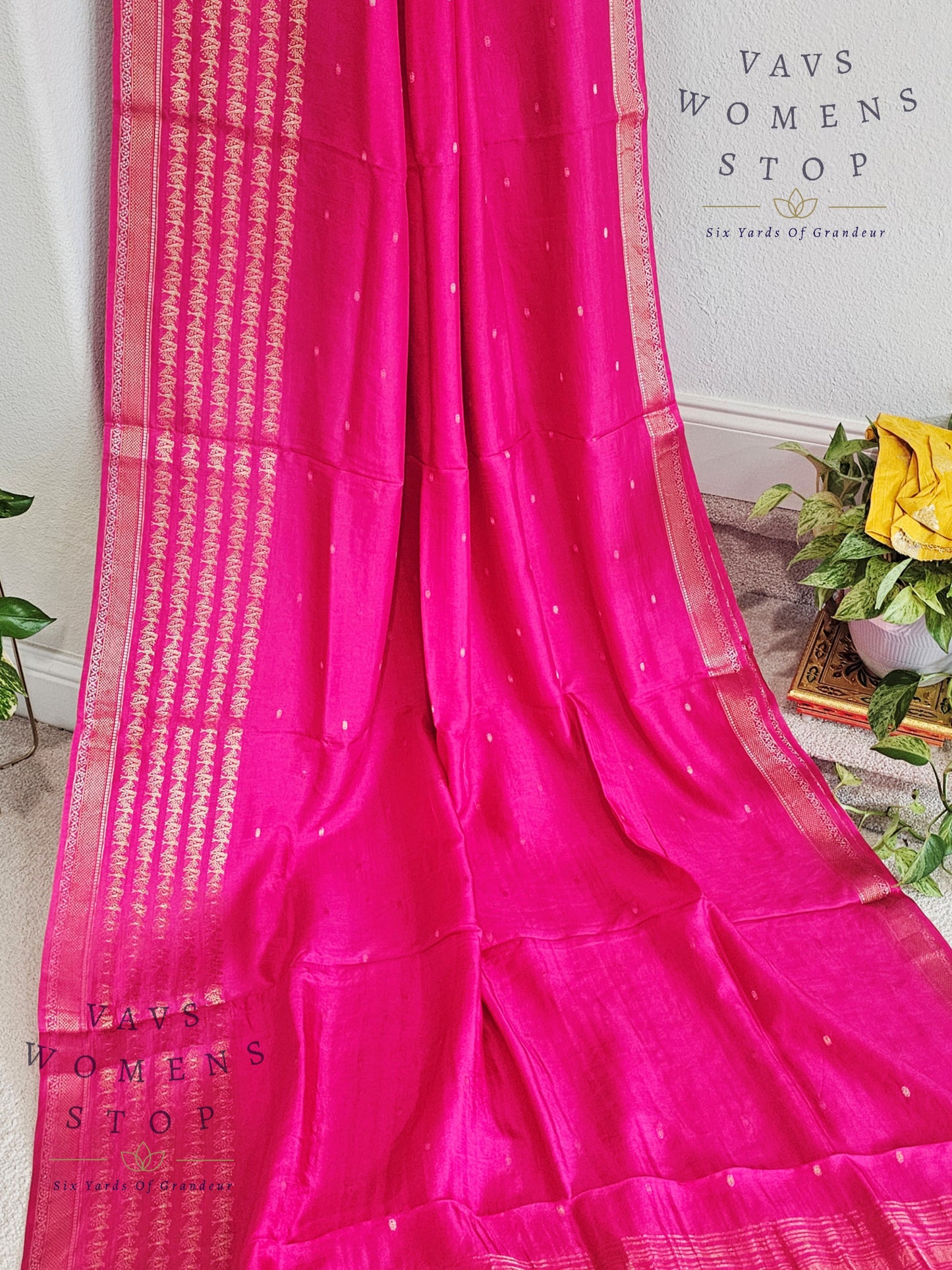 Pink Dola Silk Saree with Lines Border – Trendy Designer Saree USA”

“Elegant Pink Dola Silk Saree with Blouse – Wedding & Party Wear USA”