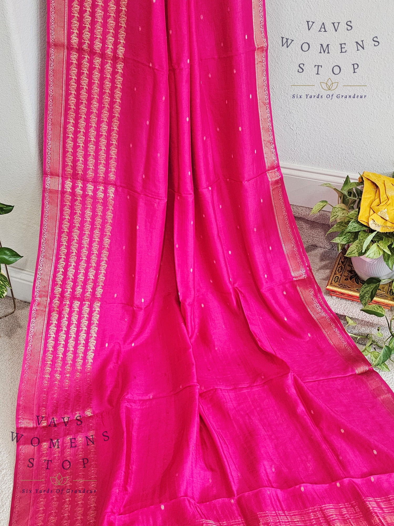 Pink Dola Silk Saree with Lines Border – Trendy Designer Saree USA”

“Elegant Pink Dola Silk Saree with Blouse – Wedding & Party Wear USA”