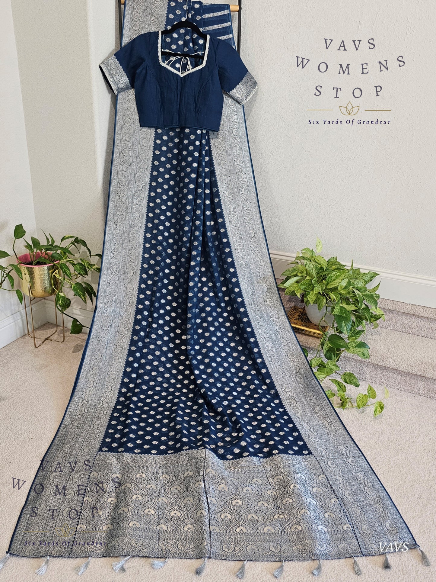 Designer Viscose Georgette Saree - Blouse