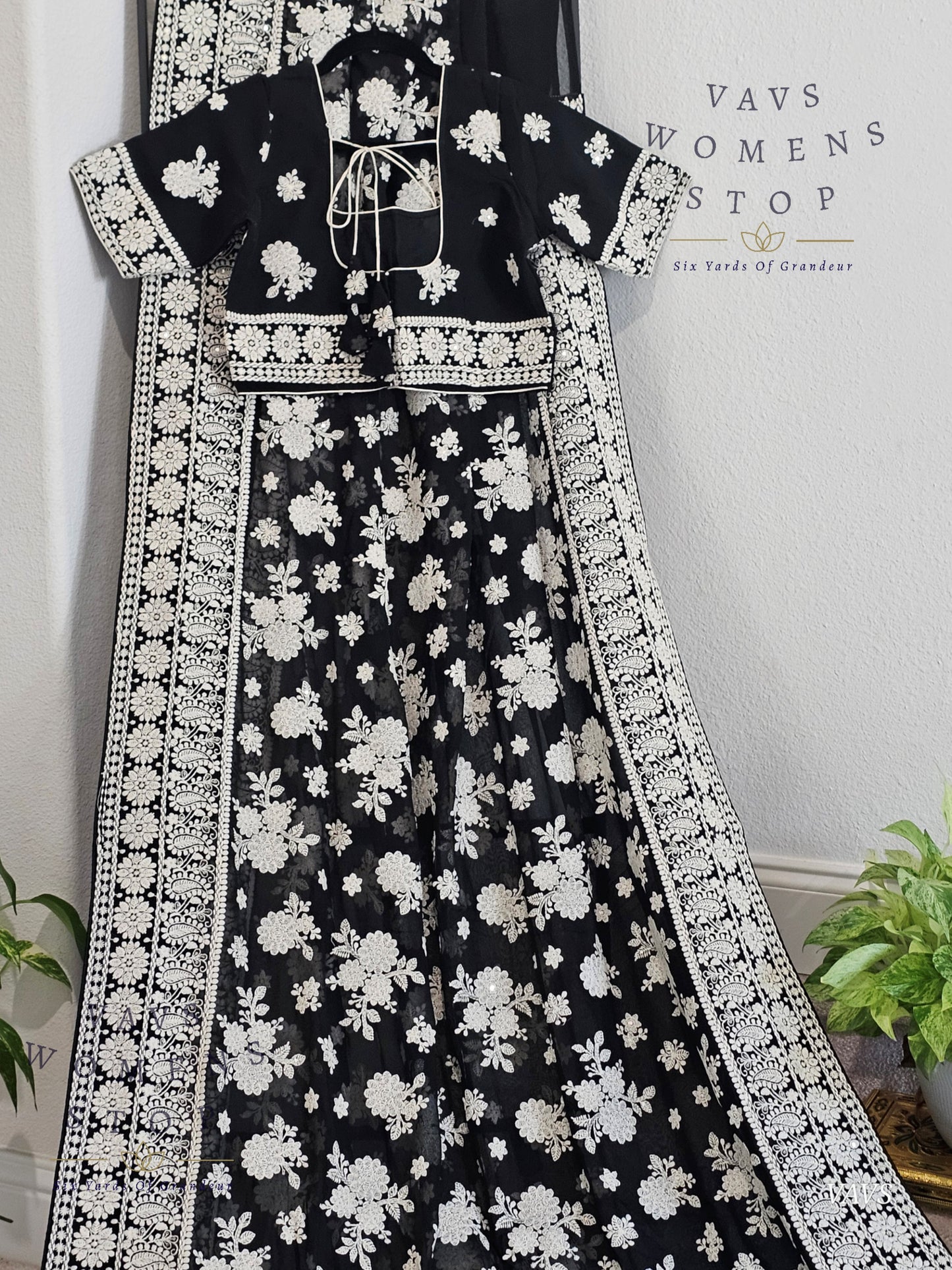Pure Georgette Machine Embroidered Chikankari Black Saree - Blouse