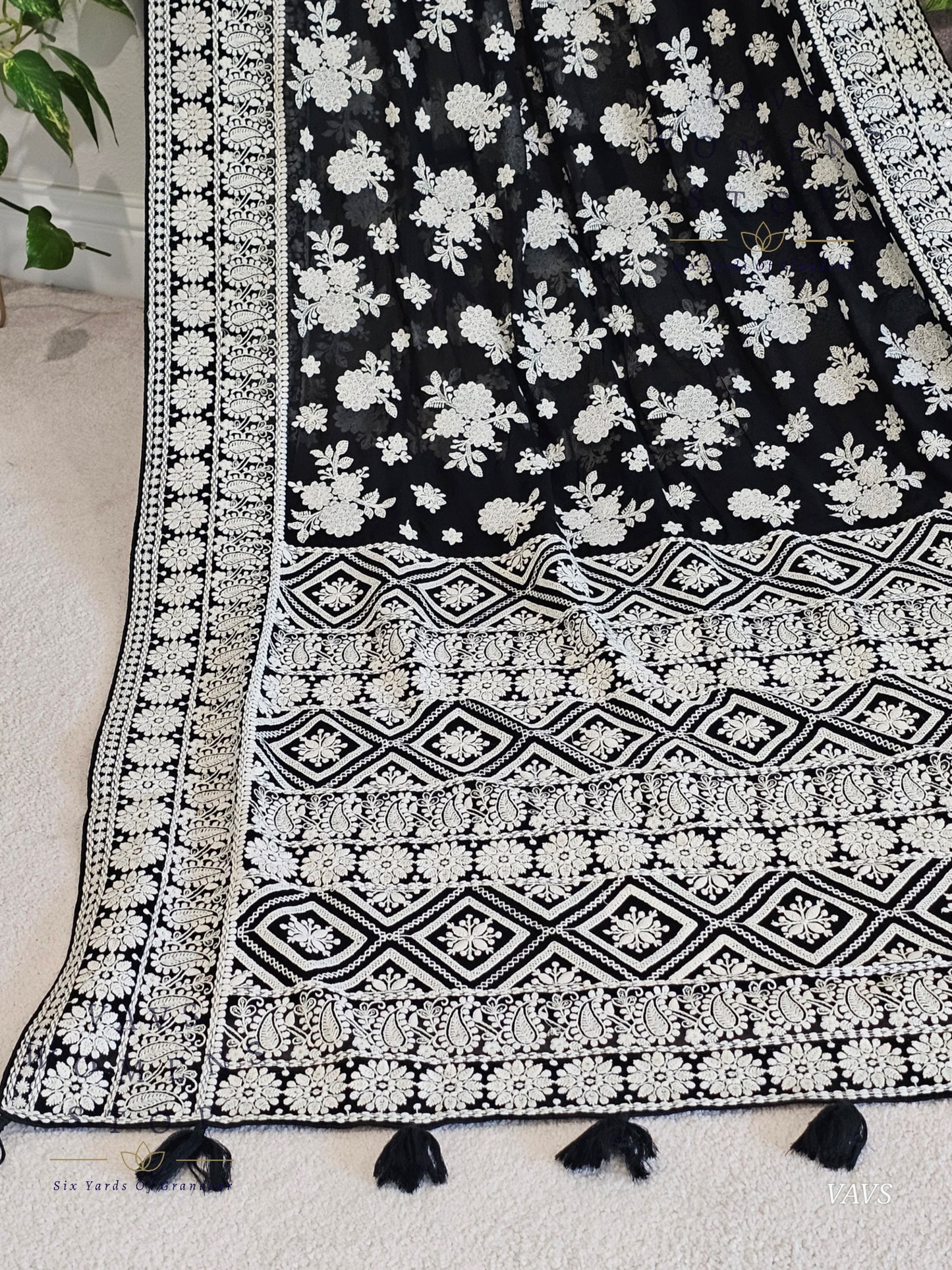 Pure Georgette Machine Embroidered Chikankari Black Saree - Blouse