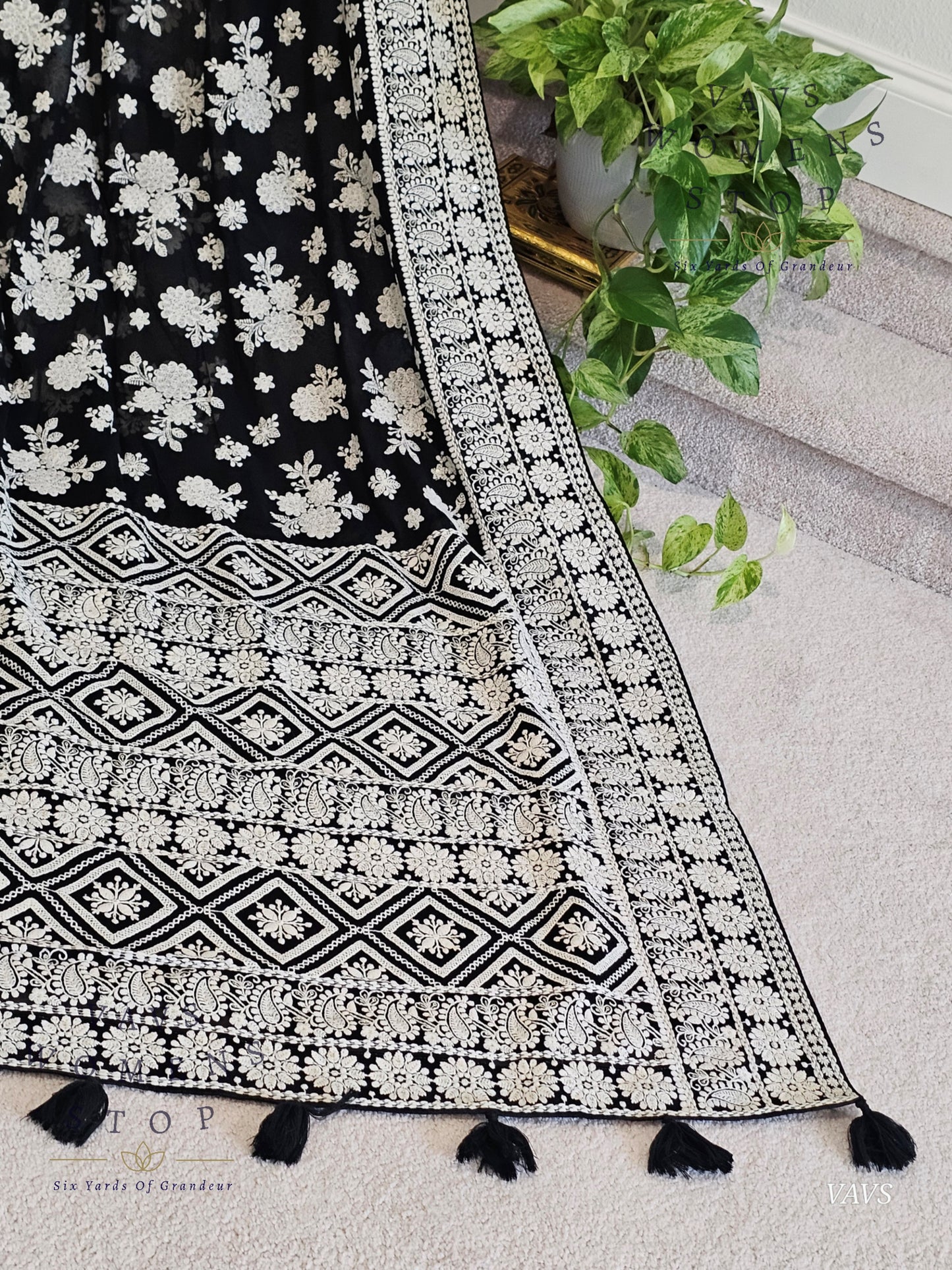 Pure Georgette Machine Embroidered Chikankari Black Saree - Blouse