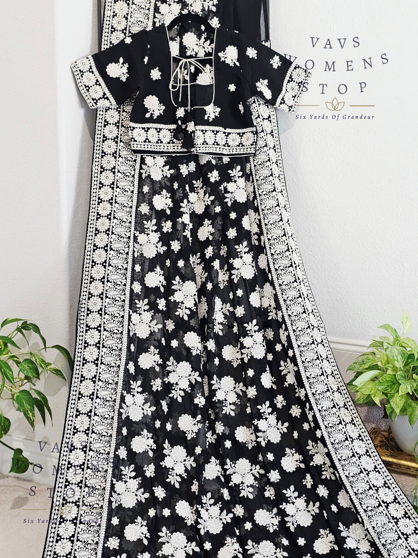 Pure Georgette Machine Embroidered Chikankari Black Saree - Blouse