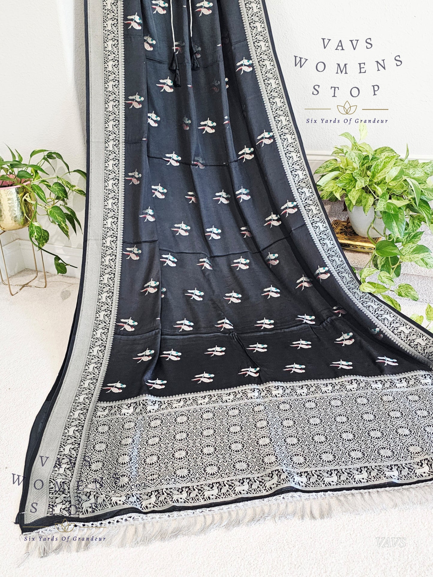 Munga Crepe Satin Benarasi Silk Saree - Blouse