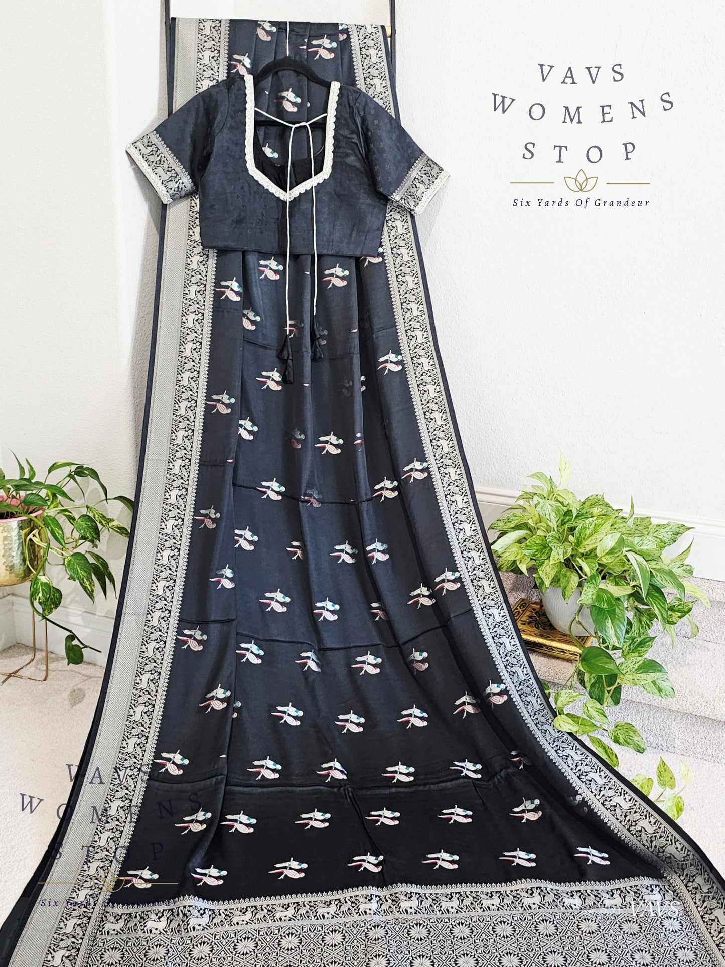 Munga Crepe Satin Benarasi Silk Saree - Blouse