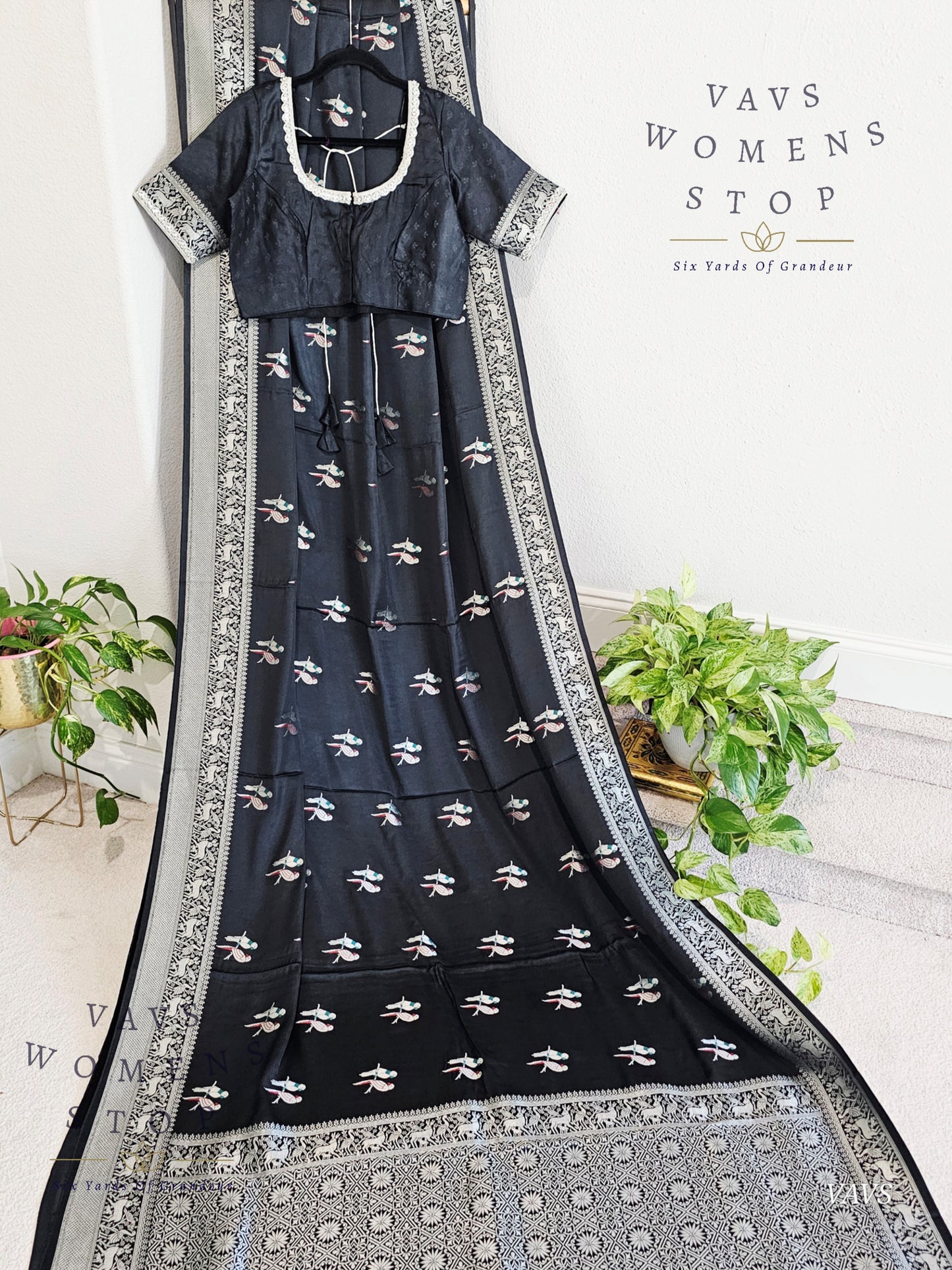 Munga Crepe Satin Benarasi Silk Saree - Blouse