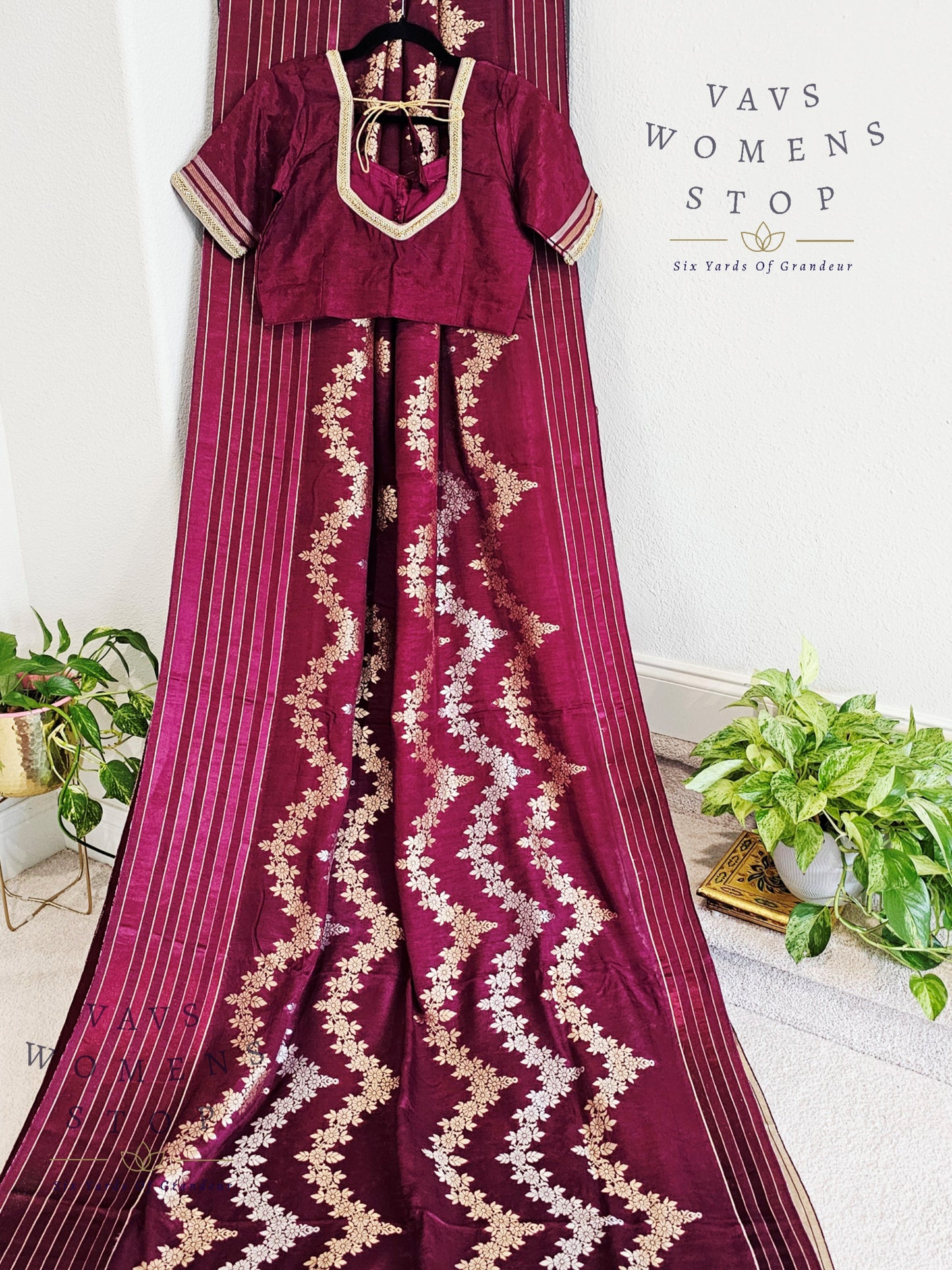 Munga Crepe Satin Benarasi Silk Saree - Blouse