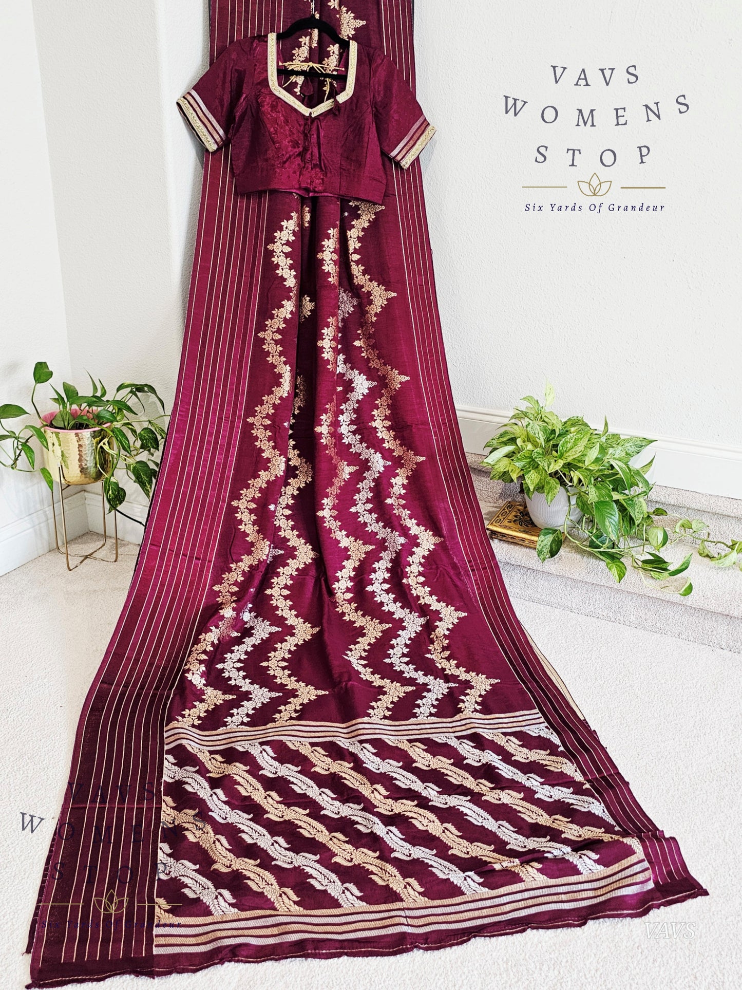 Munga Crepe Satin Benarasi Silk Saree - Blouse