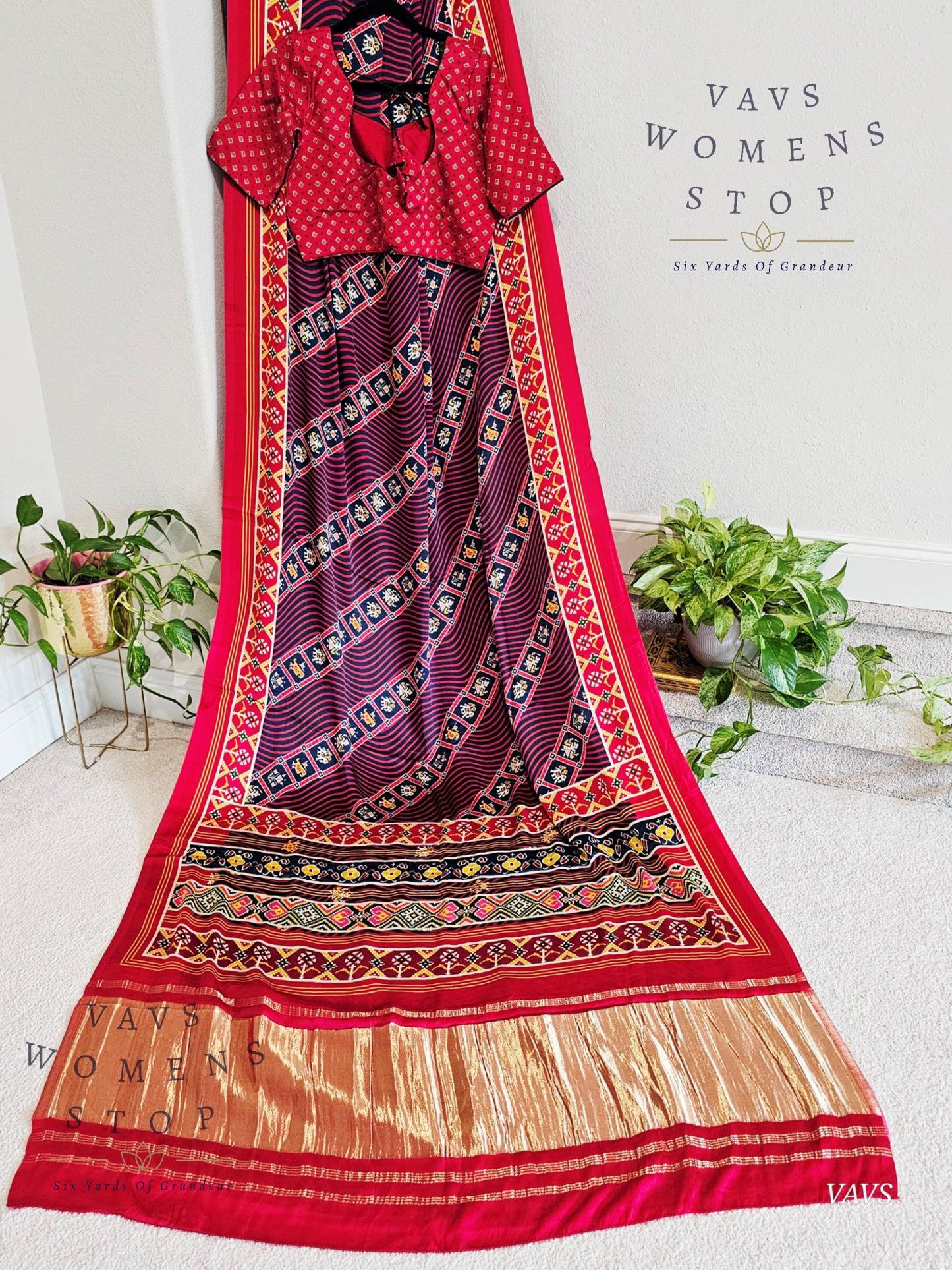 Pure Gaji Silk Patola Prints Saree - Blouse