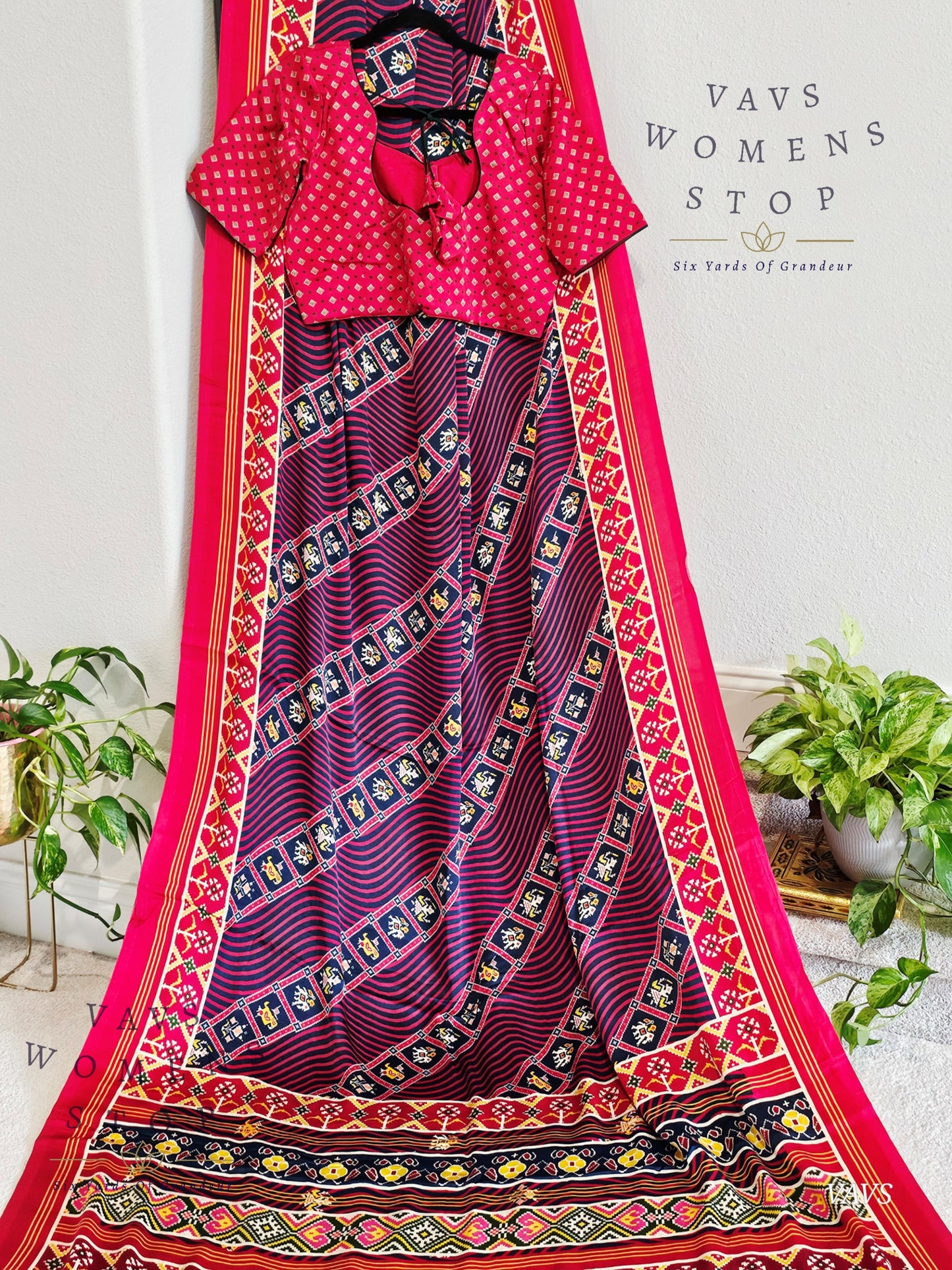 Pure Gaji Silk Patola Prints Saree - Blouse
