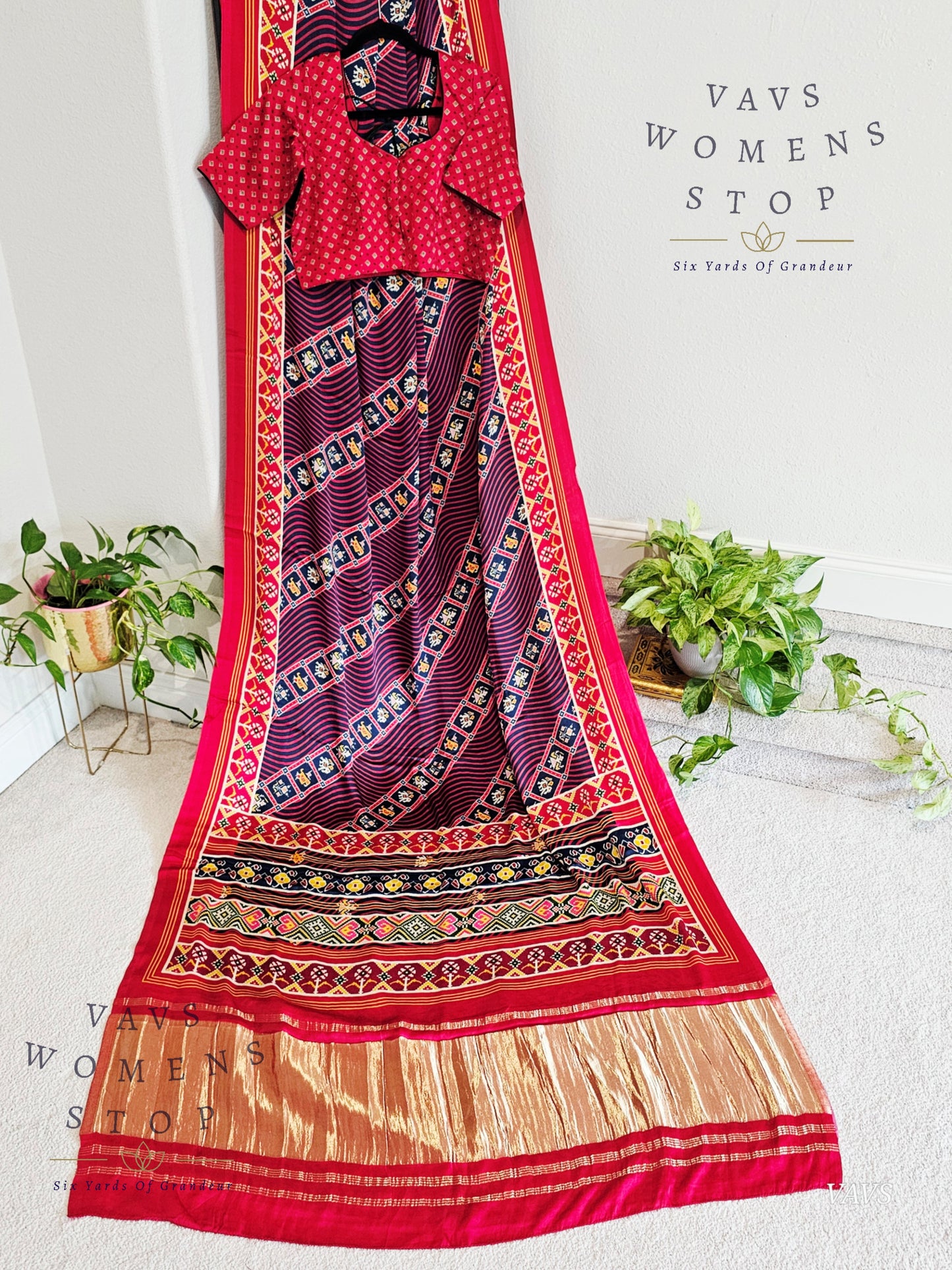Pure Gaji Silk Patola Prints Saree - Blouse