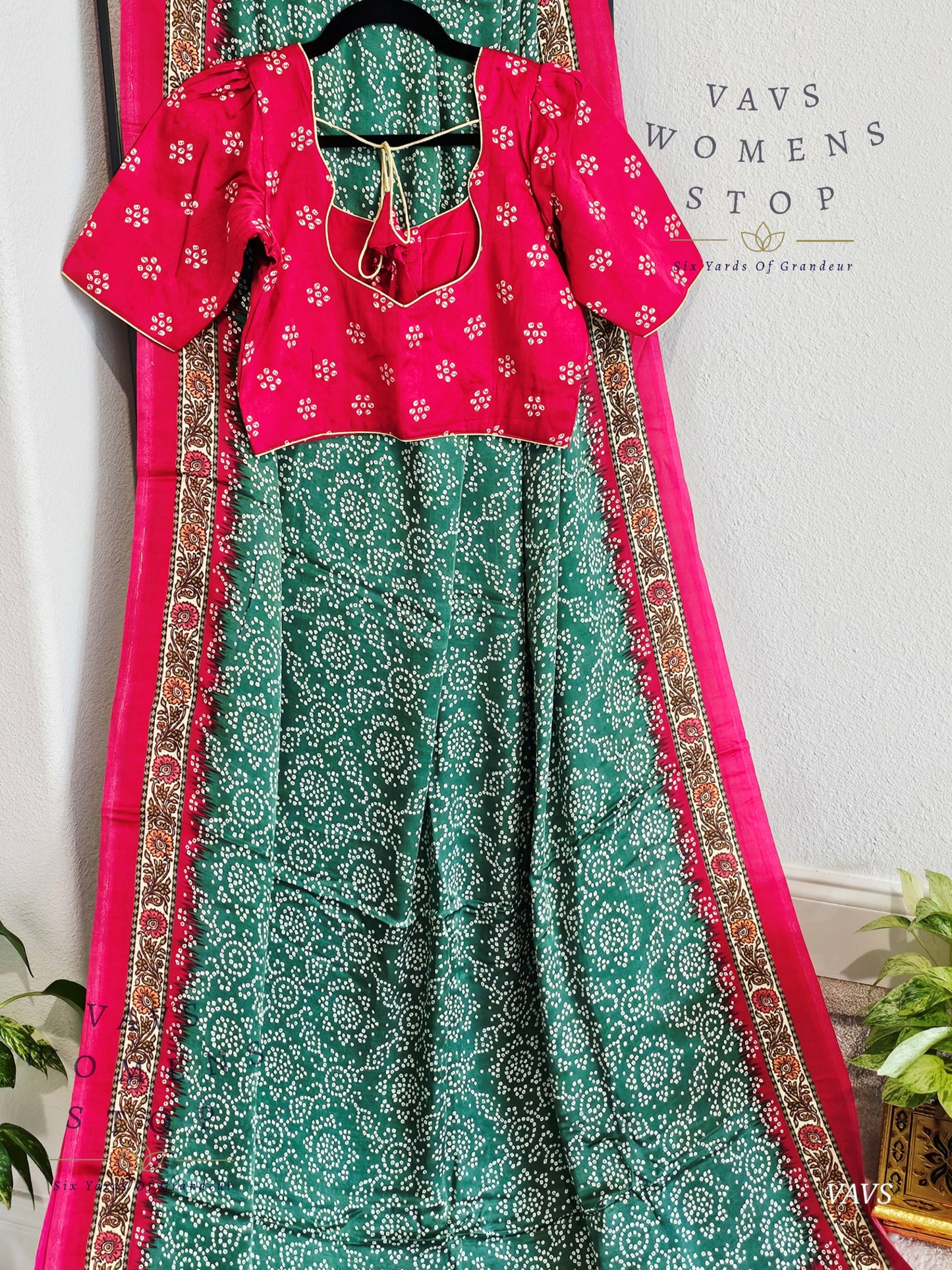 Pure Gaji Silk Patola Prints Saree - Blouse