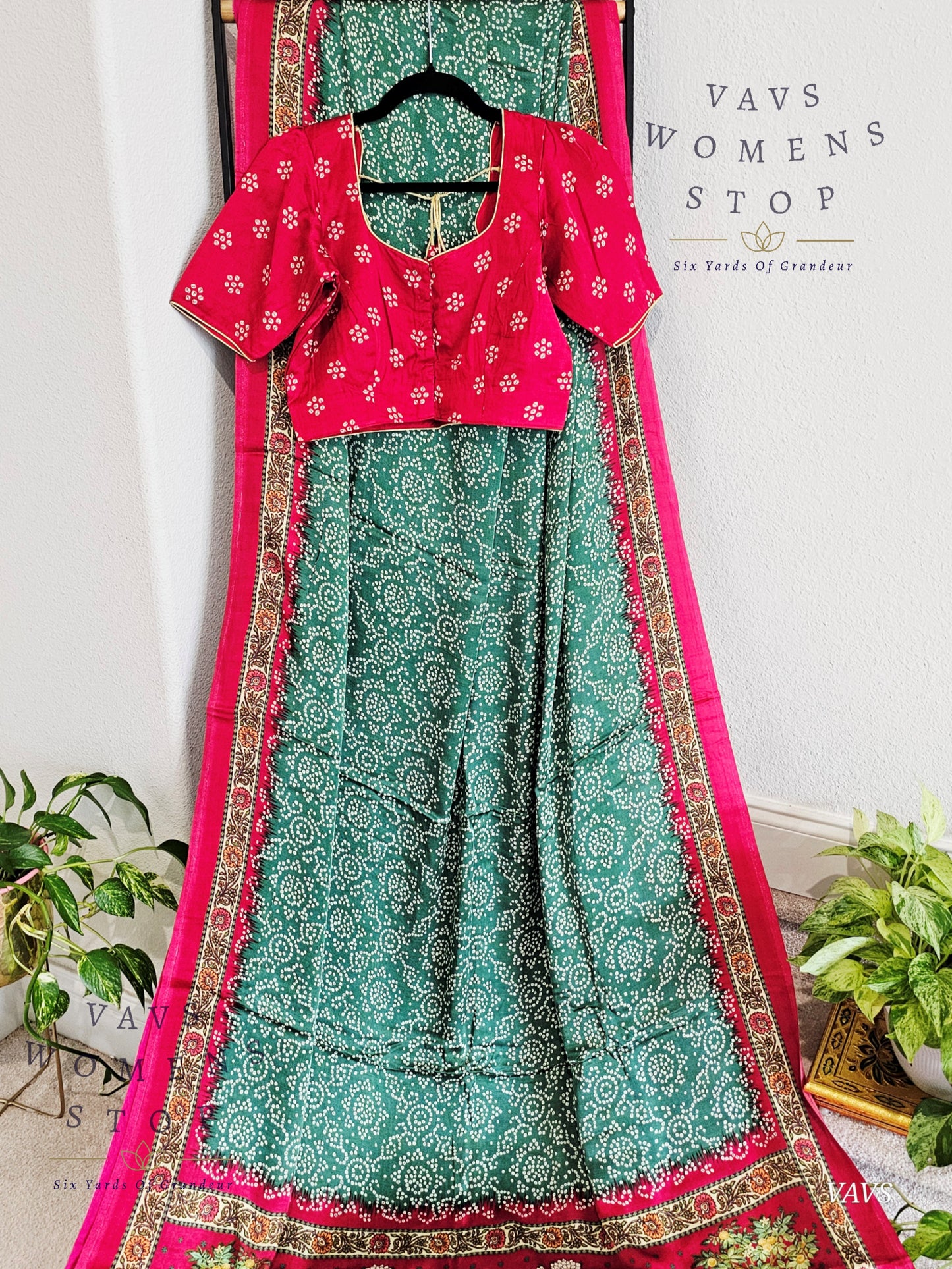 Pure Gaji Silk Patola Prints Saree - Blouse