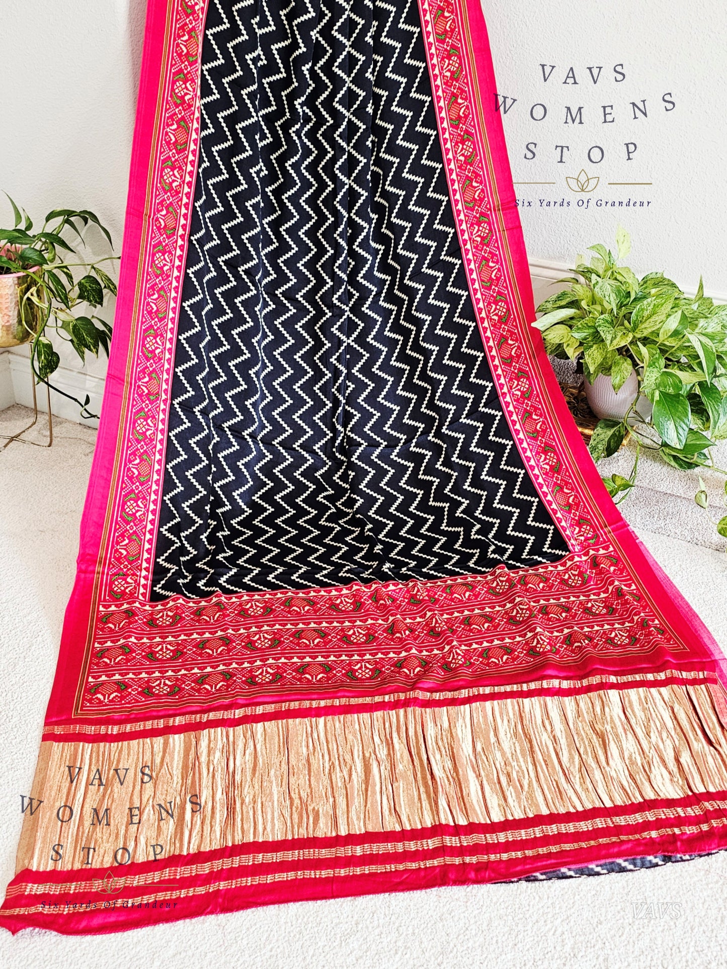 Pure Gaji Silk Patola Prints Saree - Blouse