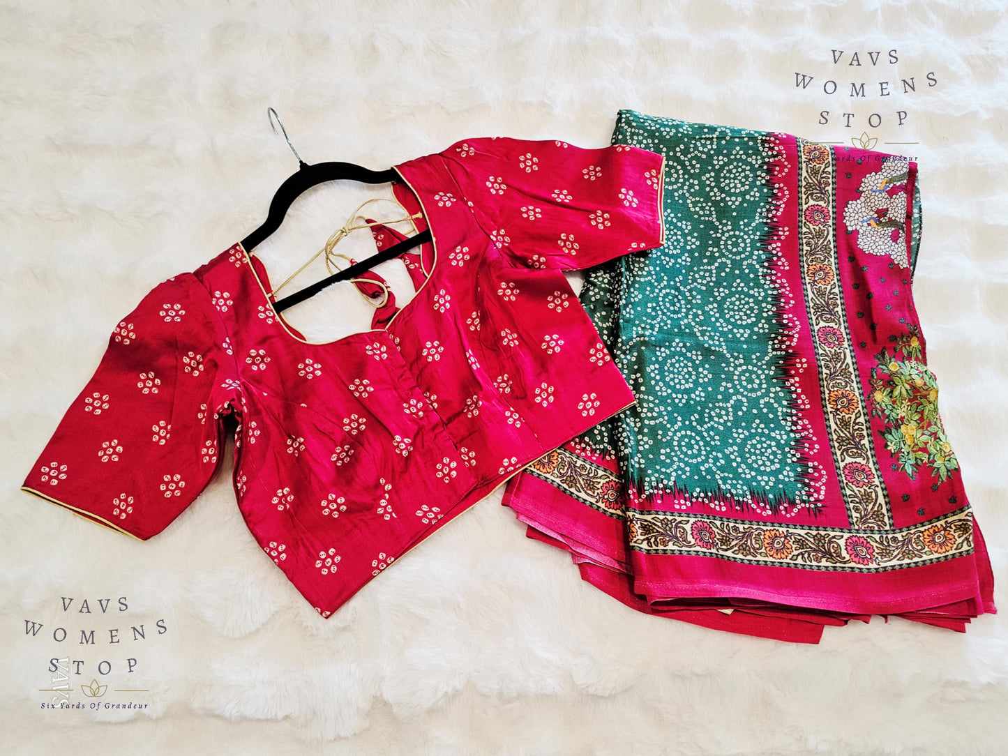 Pure Gaji Silk Patola Prints Saree - Blouse
