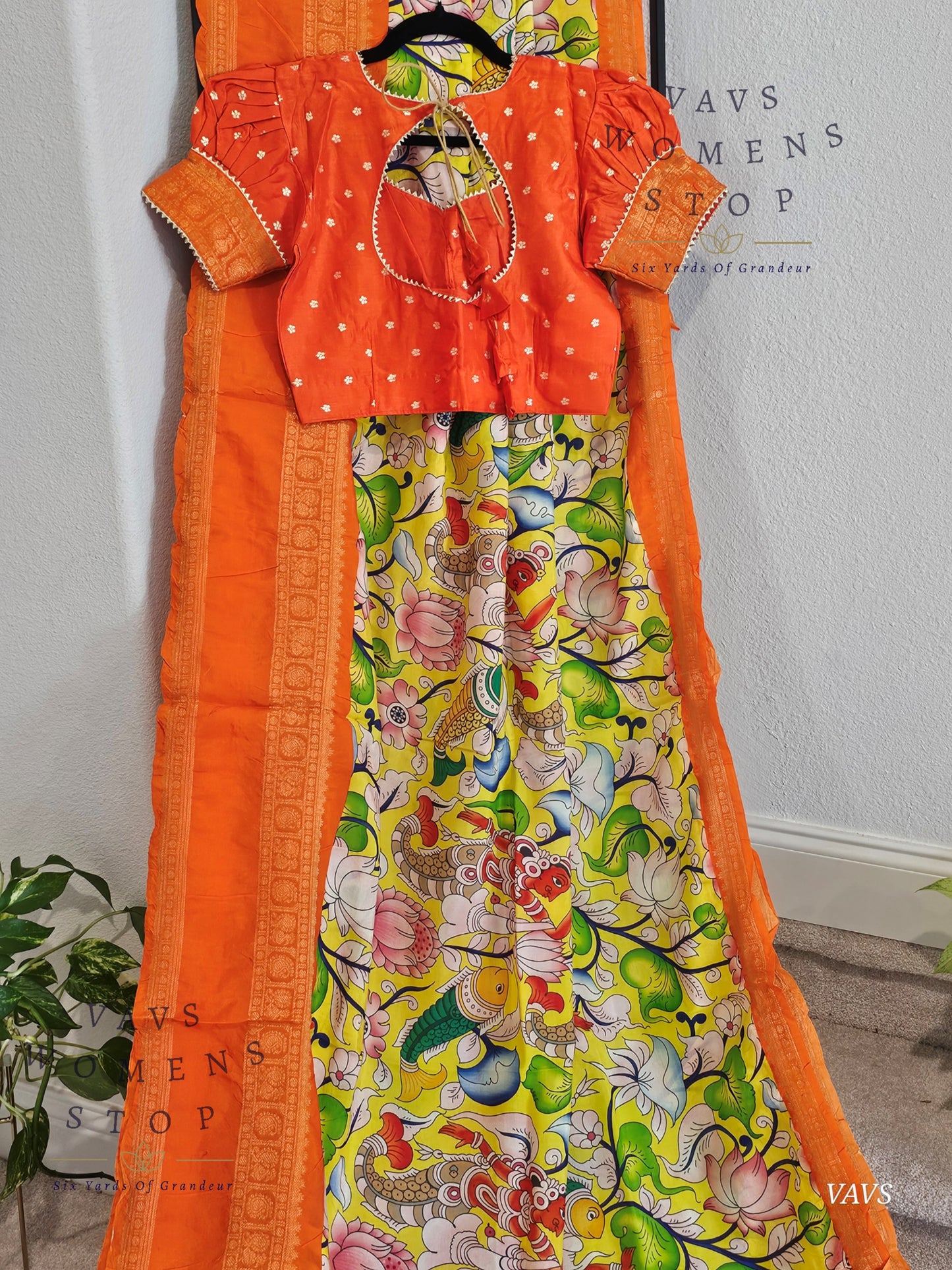 Elegant Yellow Mangalagiri Saree with Kalamkari Print & Orange Gap Border – Puff Sleeves Blouse – Ready to Ship