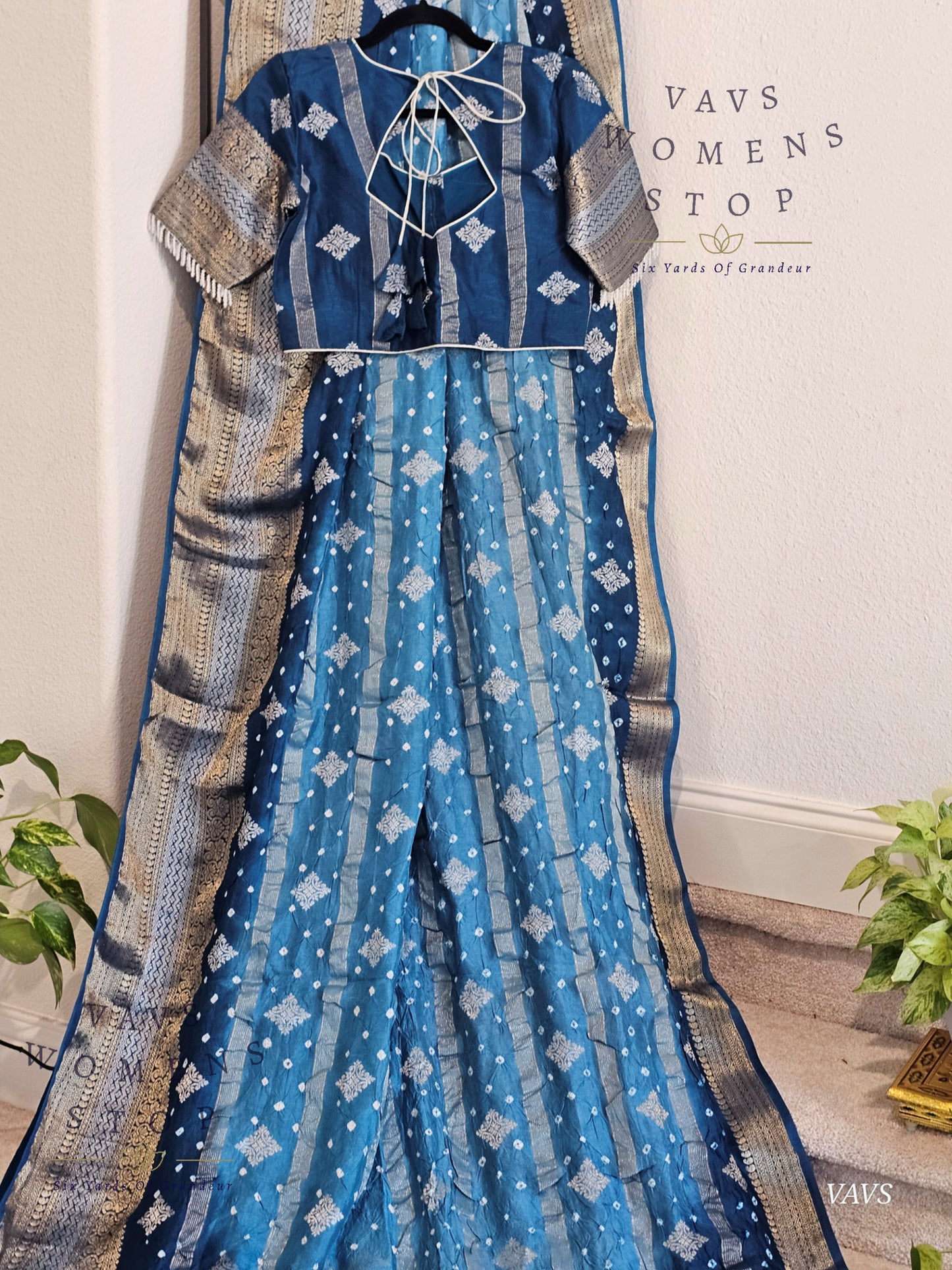 Soft Dupion Benarasi Firozi Blue Shade Hand Knot Bhandini Stripes Design er Saree – Blouse