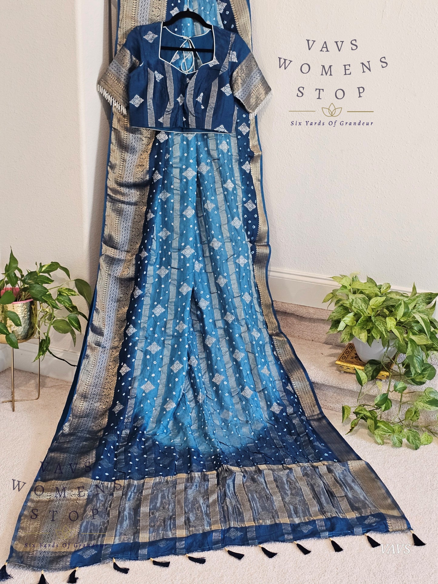 Soft Dupion Benarasi Firozi Blue Shade Hand Knot Bhandini Stripes Design er Saree – Blouse