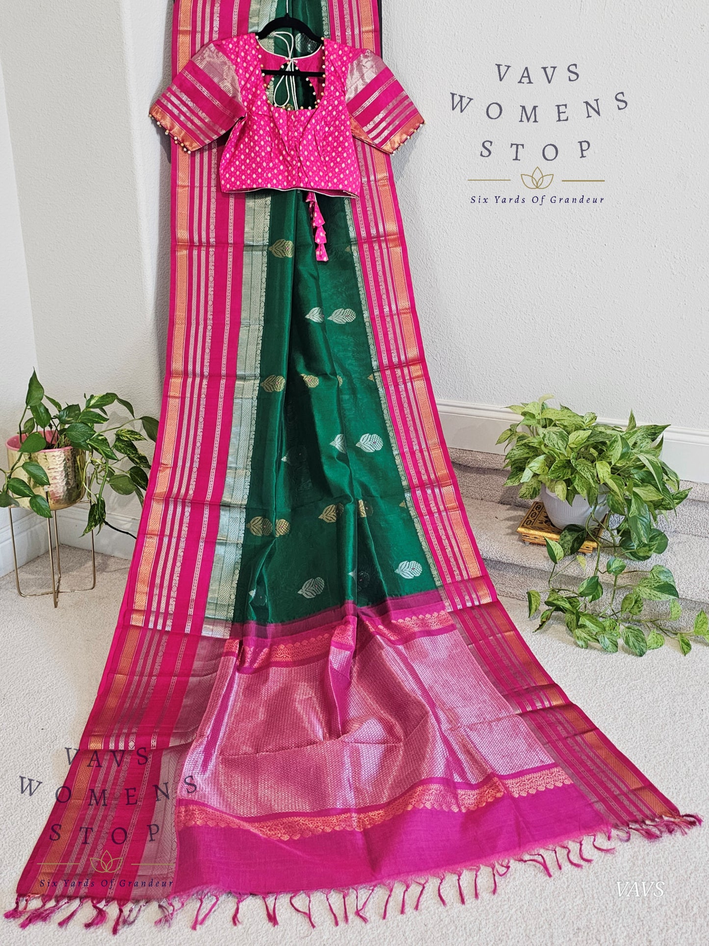 Pure Gadwal Silk Cotton Handloom Traditional Lines Border Pattern Saree with Benarasi Blouse – Traditional Wedding & Festive Wear