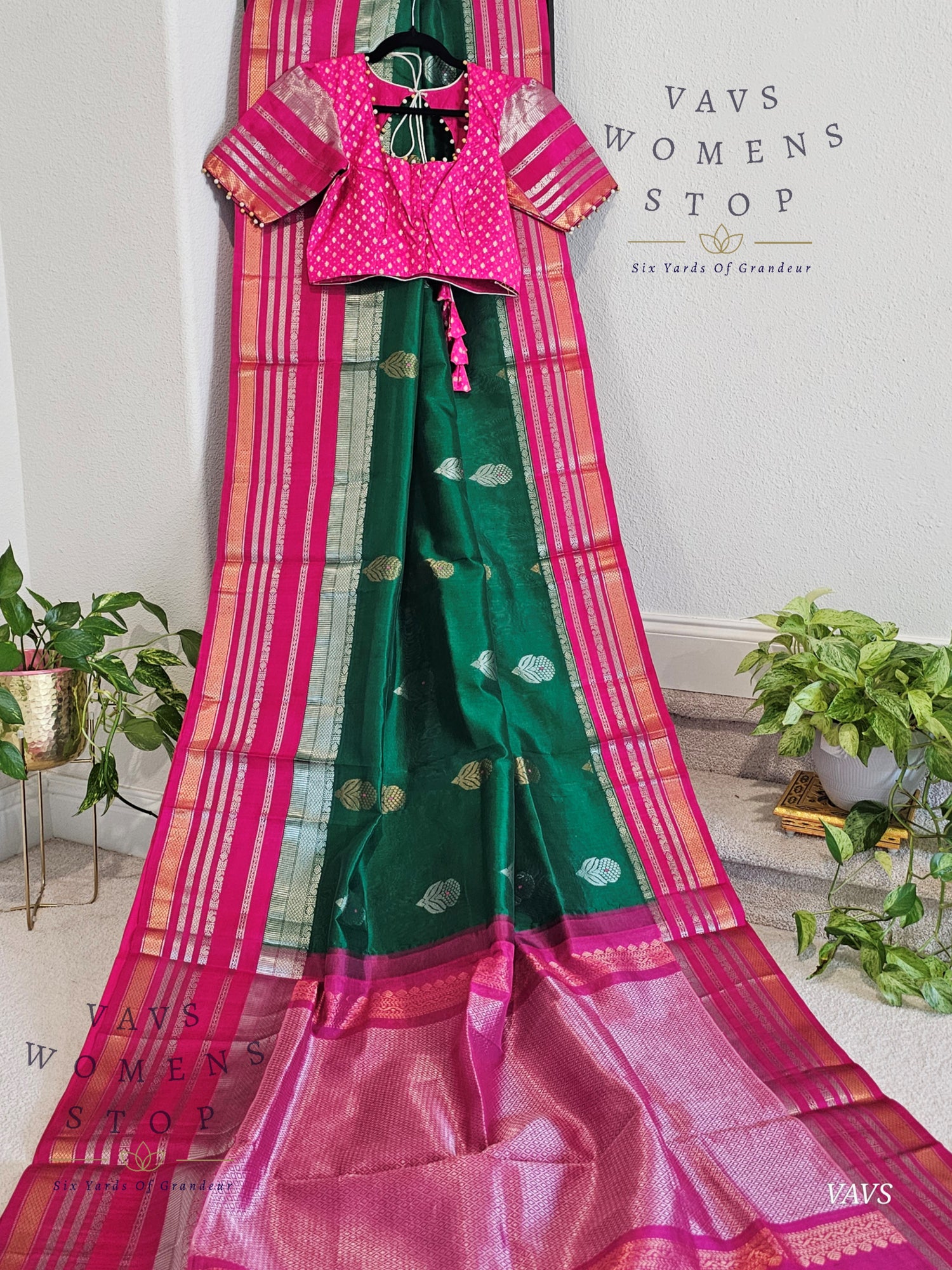 Pure Gadwal Silk Cotton Handloom Traditional Lines Border Pattern Saree with Benarasi Blouse – Traditional Wedding & Festive Wear