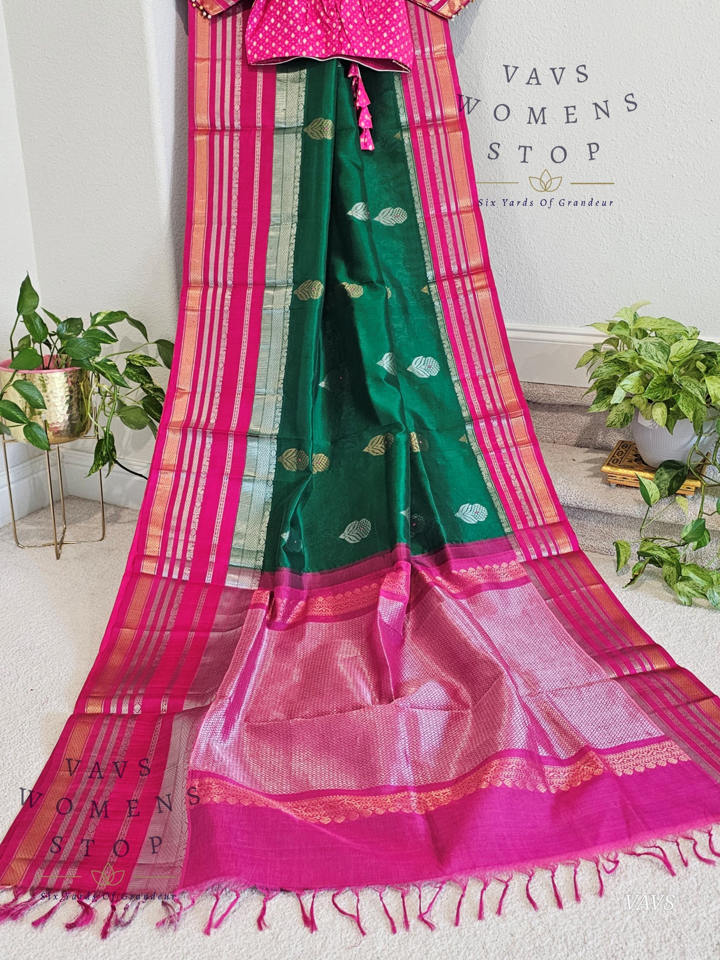 Pure Gadwal Silk Cotton Handloom Traditional Lines Border Pattern Saree with Benarasi Blouse – Traditional Wedding & Festive Wear