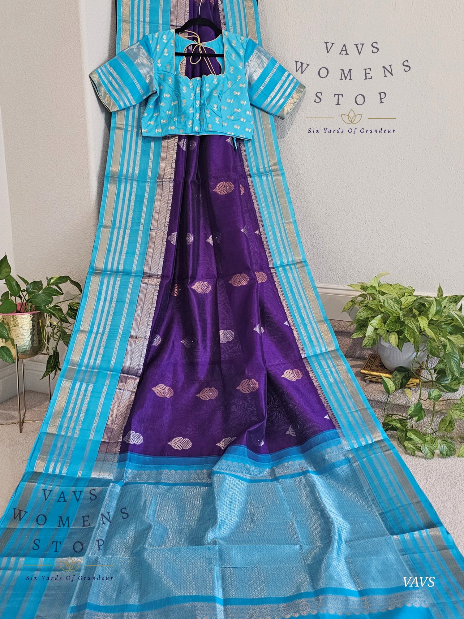 Pure Gadwal Silk Cotton Handloom Traditional Lines Border Pattern Saree with Benarasi Blouse – Traditional Wedding & Festive Wear