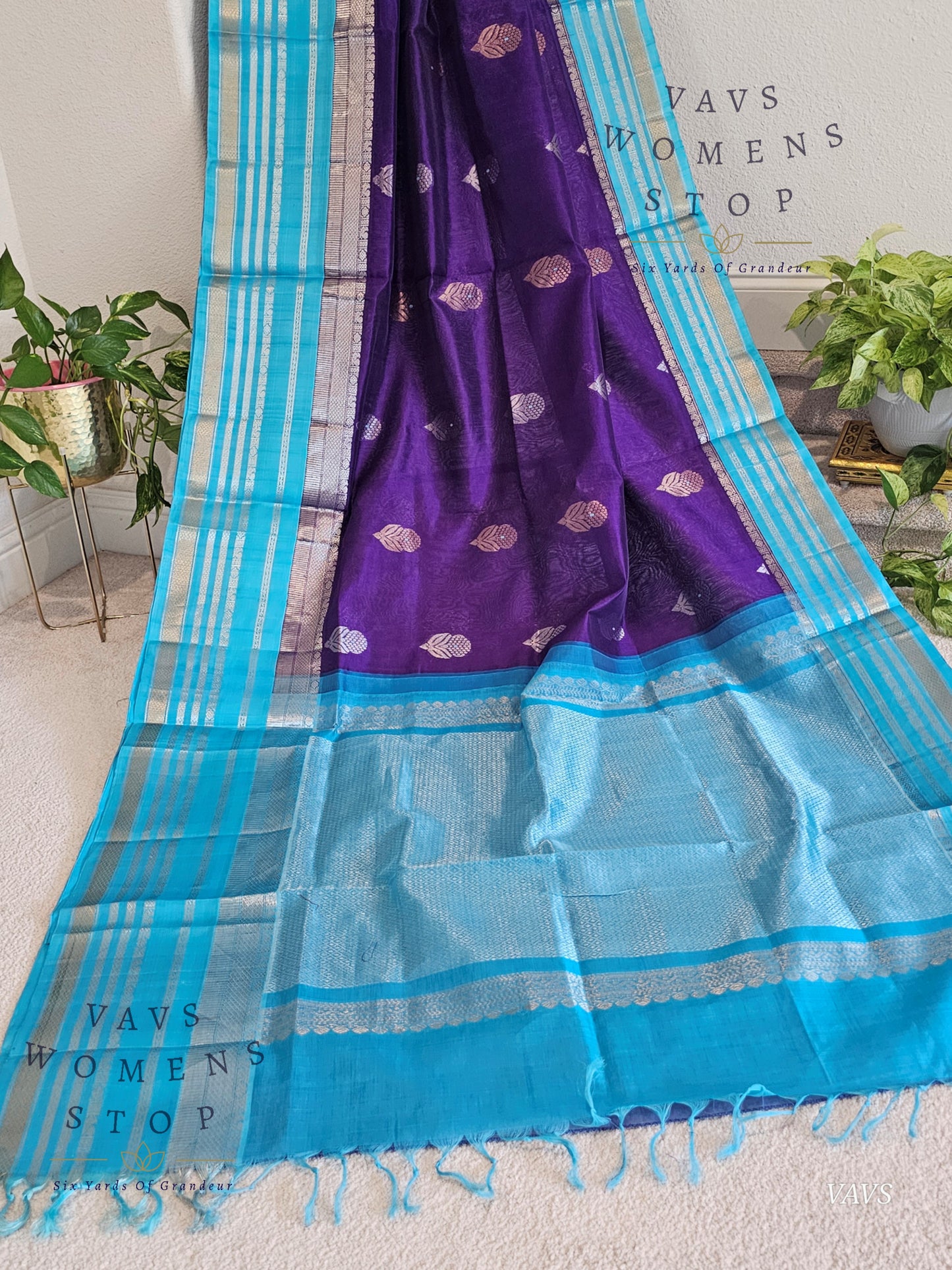 Pure Gadwal Silk Cotton Handloom Traditional Lines Border Pattern Saree with Benarasi Blouse – Traditional Wedding & Festive Wear